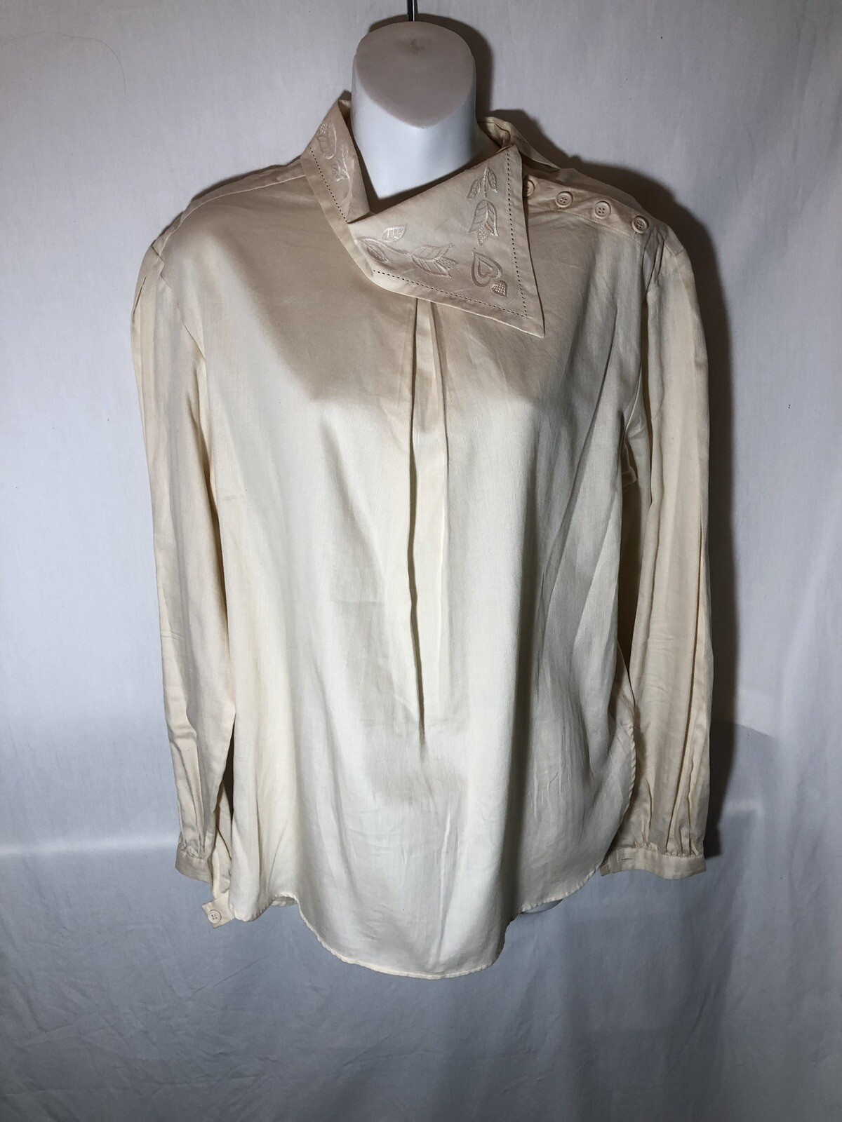 vintage halston iii blouse cream top Cream Floral High End Designer
