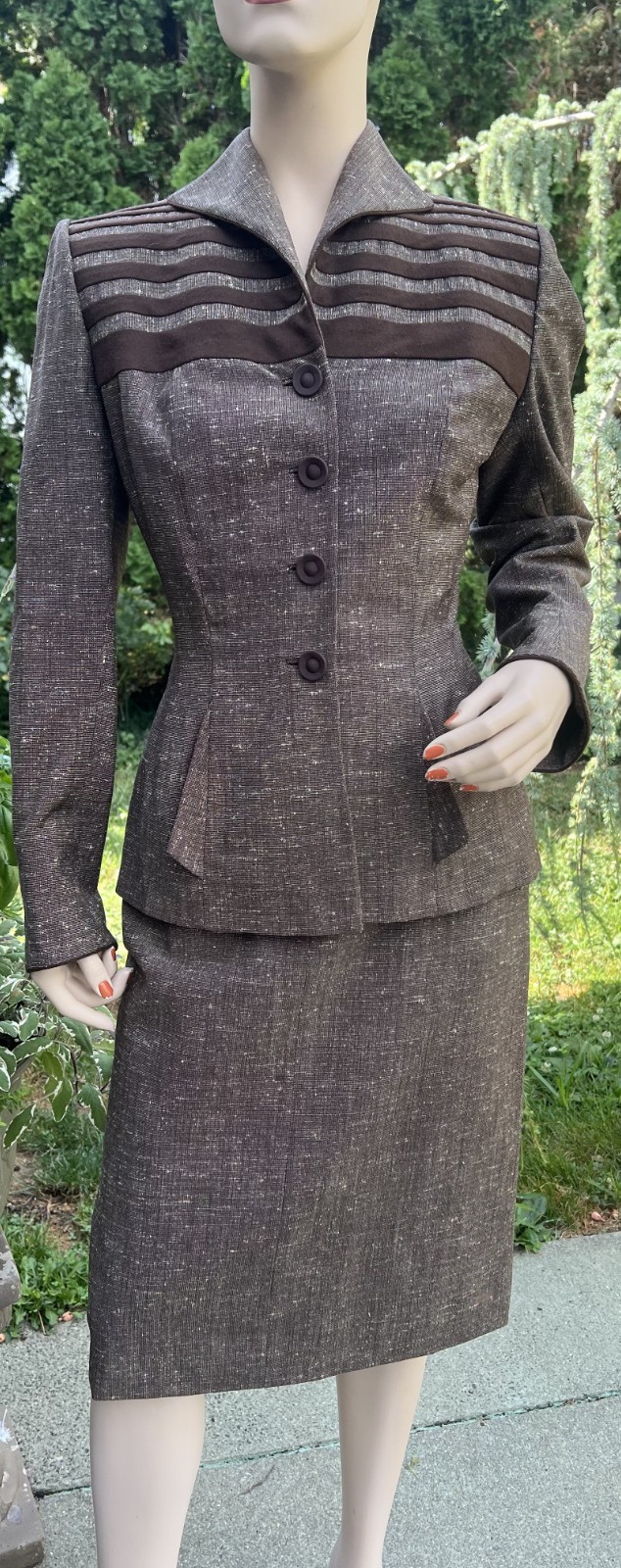 VINTAGE 1940’s LILLI ANN BROWN TWEED SKIRT SUIT