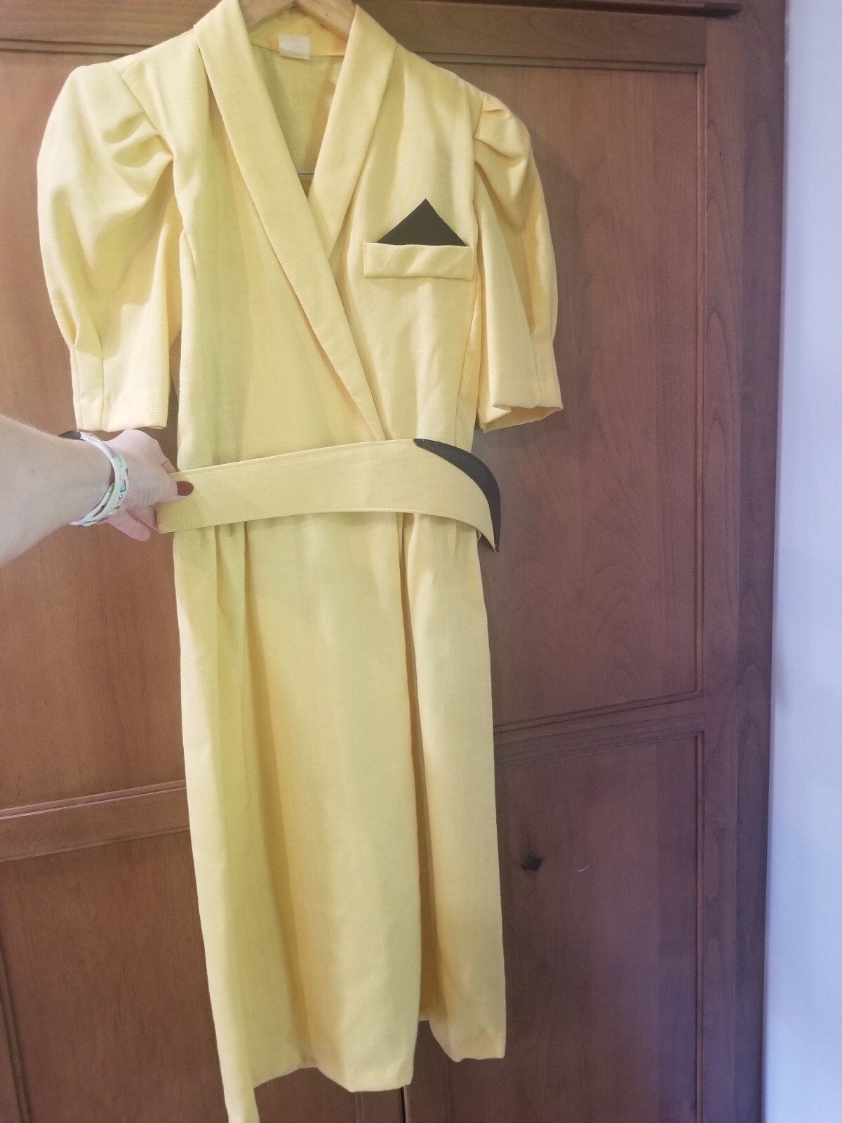 Vintage Yellow and Black Linen Wrap Like Dress w/Large Retro Belt Size 7