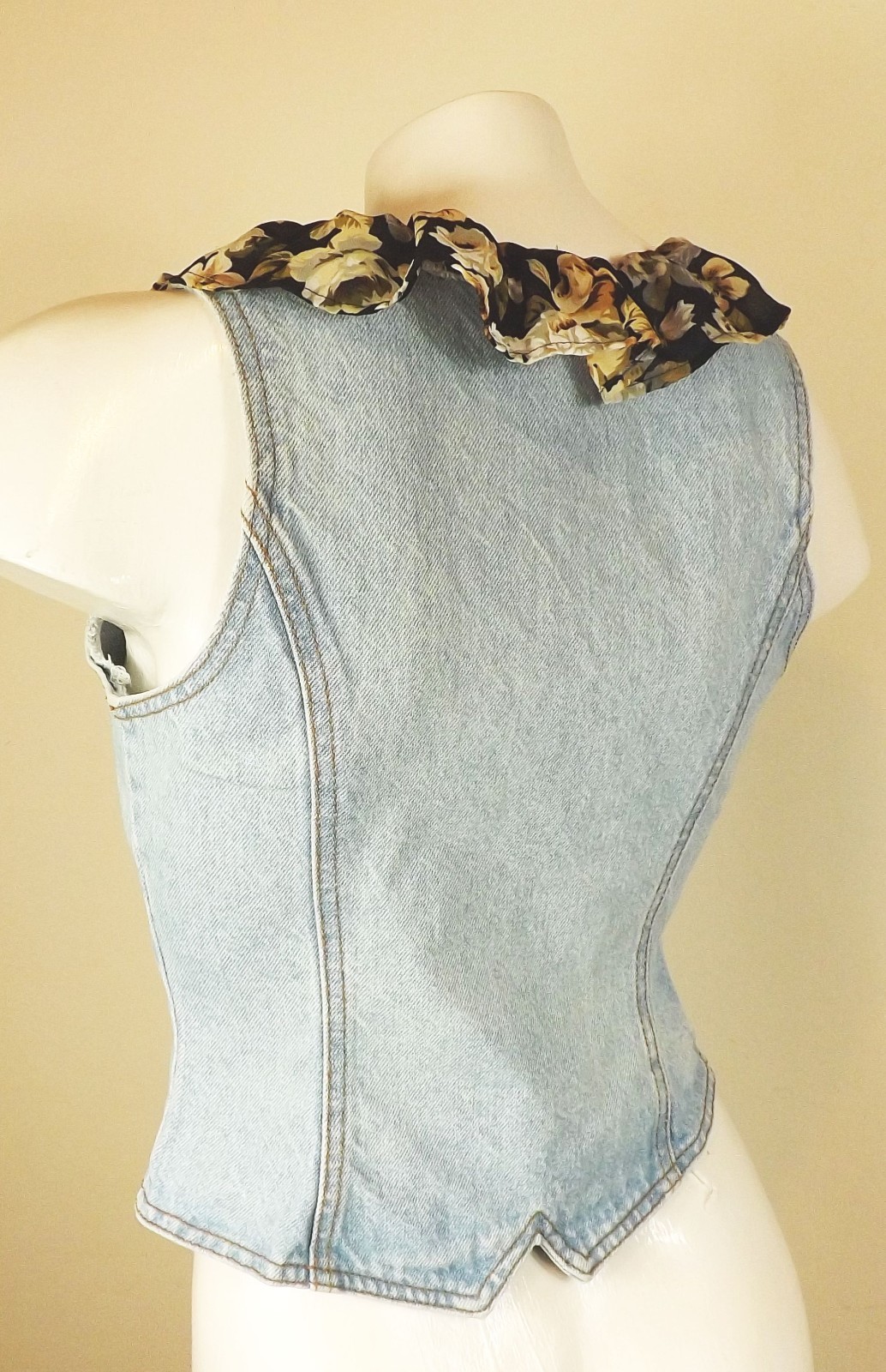California Concepts Button Front Denim Vest Fitted Vintage Sz S+? Floral Ruffle