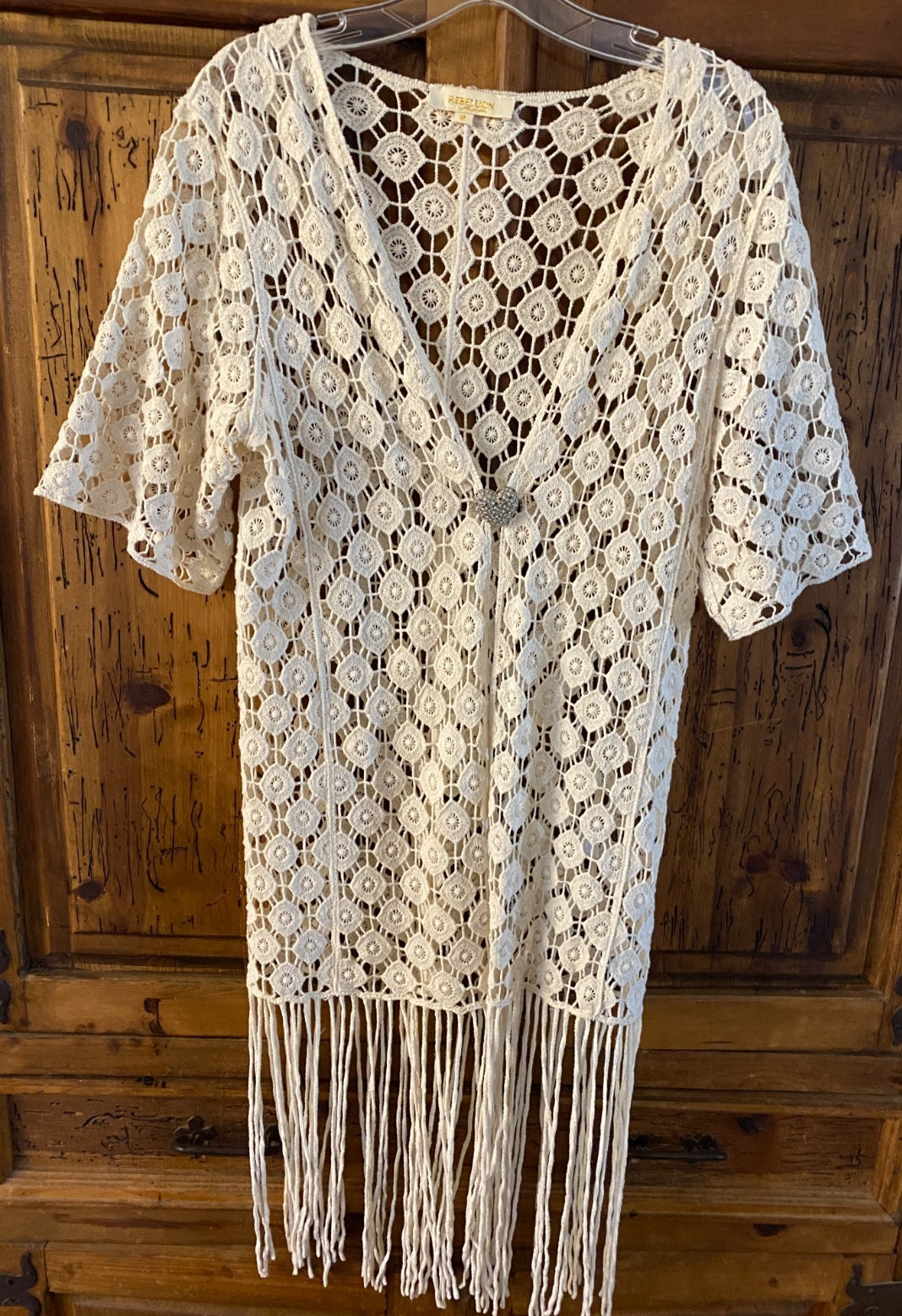 REBELLION, ivory lace duster, kimono, fringe, rhinestone heart brooch closure M