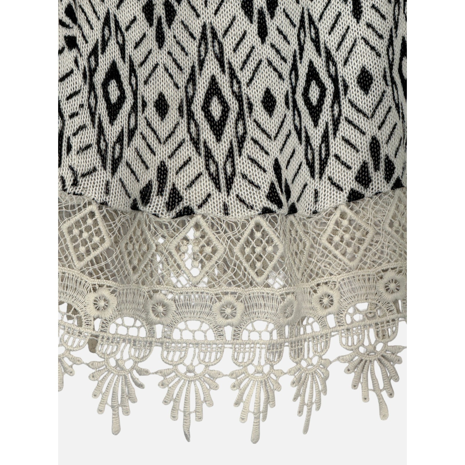 H&M Divided Medium Black White Geometric Knit Top Crochet Lace Hem Boho
