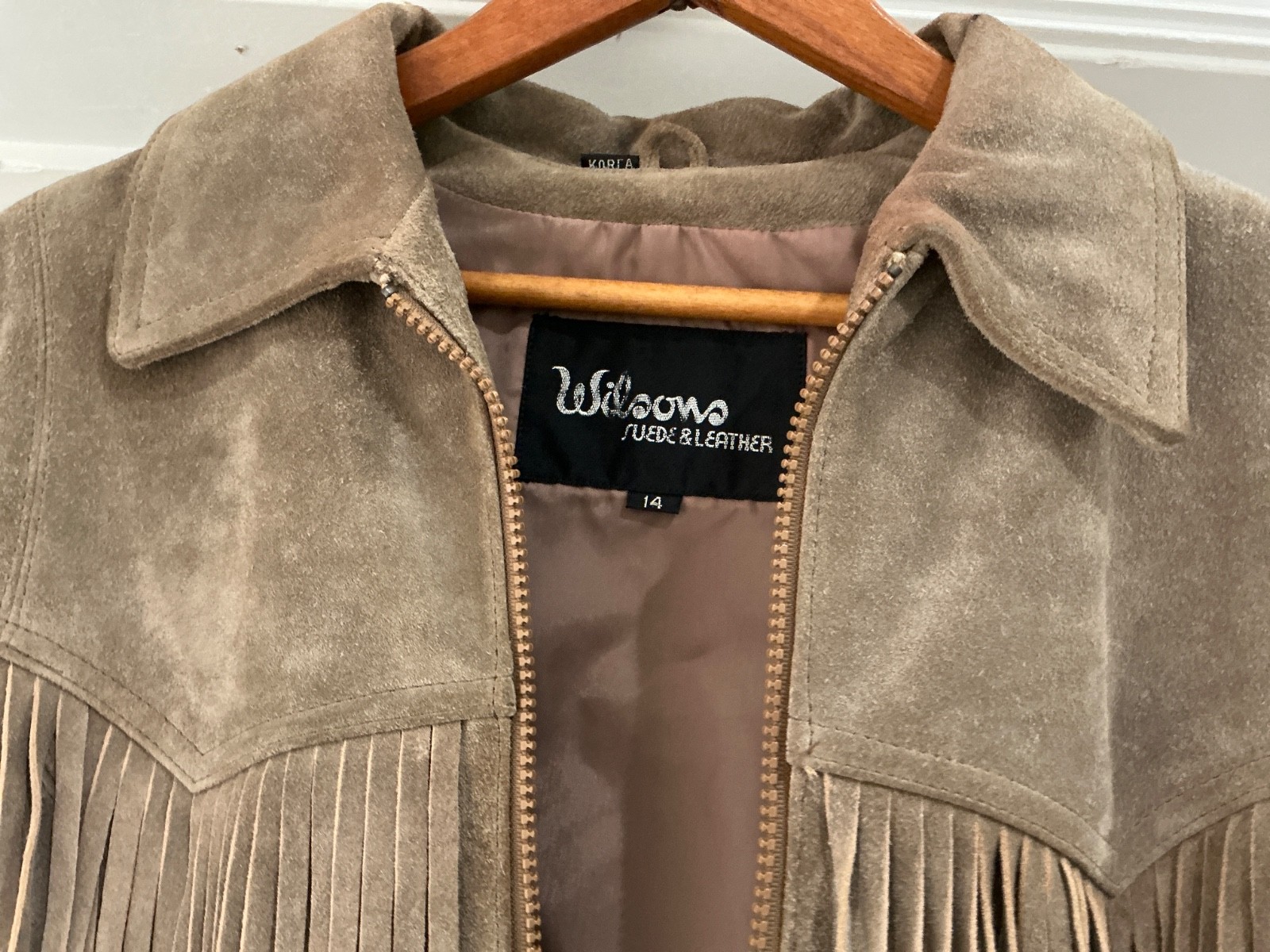 VTG 80s Wilson’s Leather Taupe Suede Fringe Jacket Size 14 – RUNS VERY SMALL