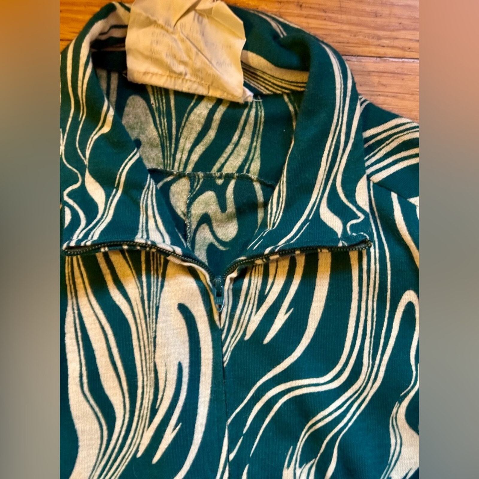 70s Vintage Diane Von Furstenberg Green and Cream Paint Swirl Dress