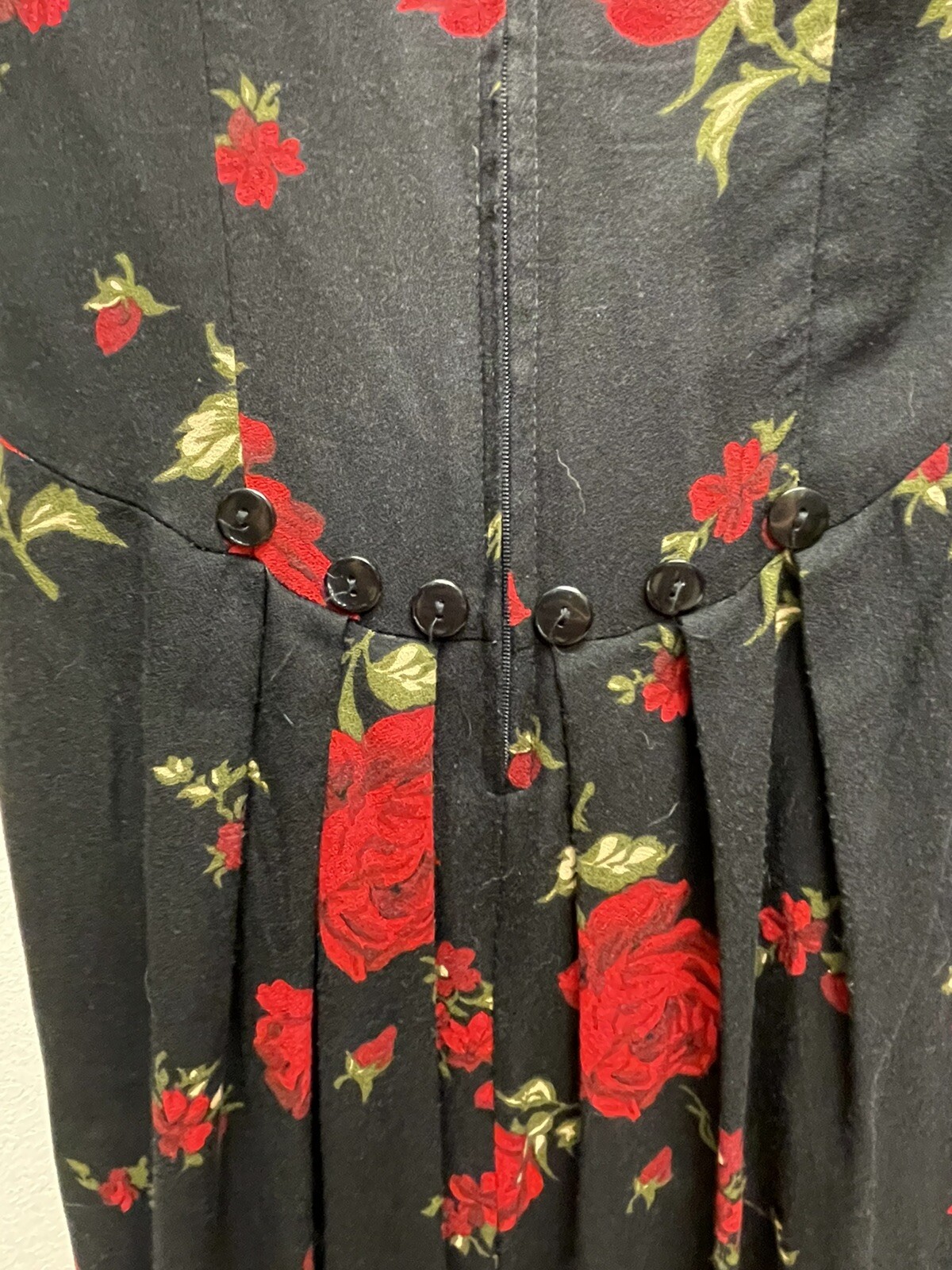 Vintage Betsy’s Things Black & Red Rose Elegant Button Accent Pencil Dress