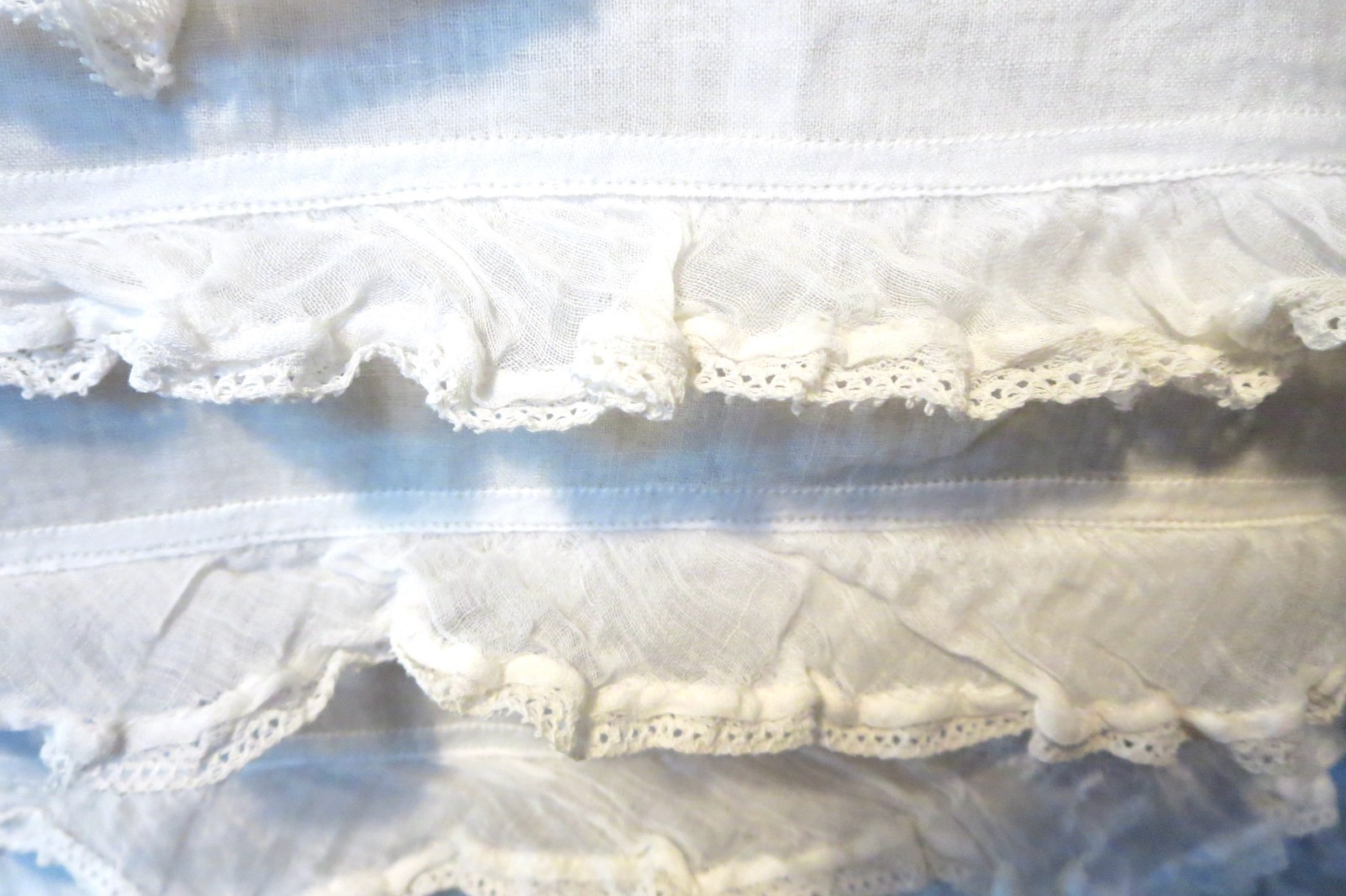 Antique 1890s Gibson GIrl Bodice Lace Trimmed Ruffles Pigeon Breasted 30 Bust