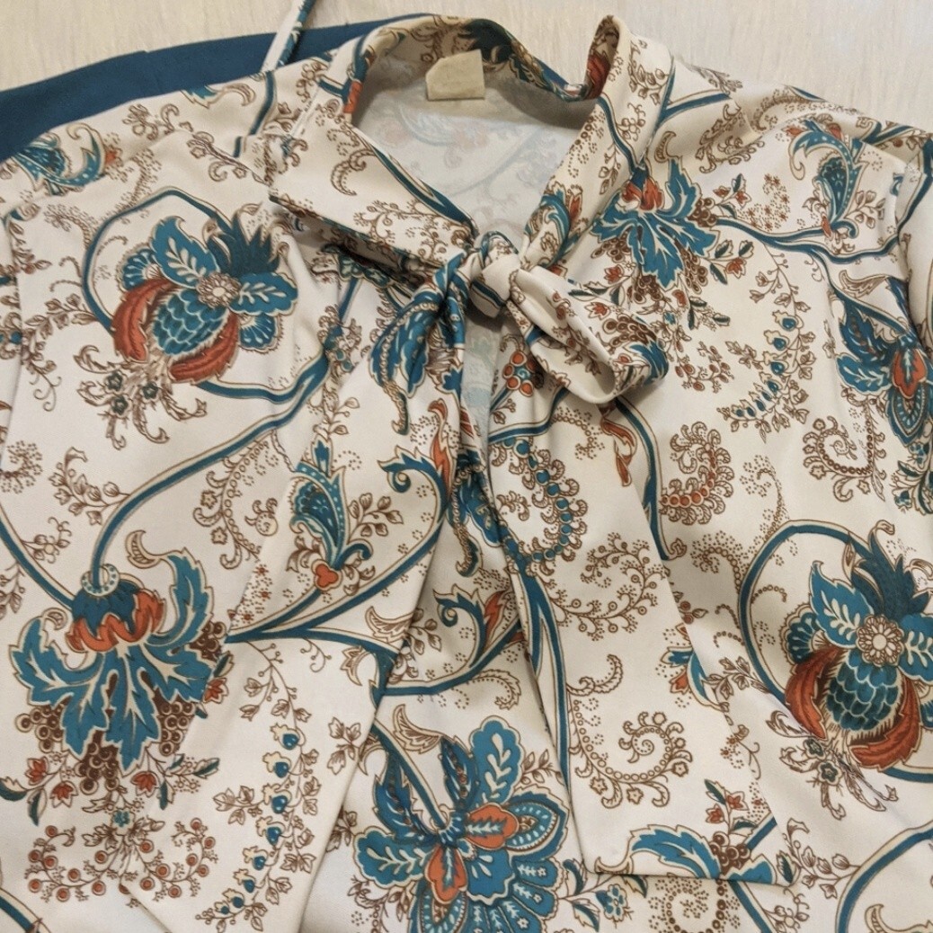 Vintage teal, cream and orange paisley print dress with green skirt size M/L