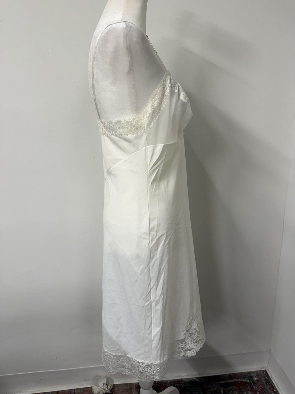 Vtg VAN RAALTE Small Off White Slip Dress Lace Cami Top Silky Nightgown Satin