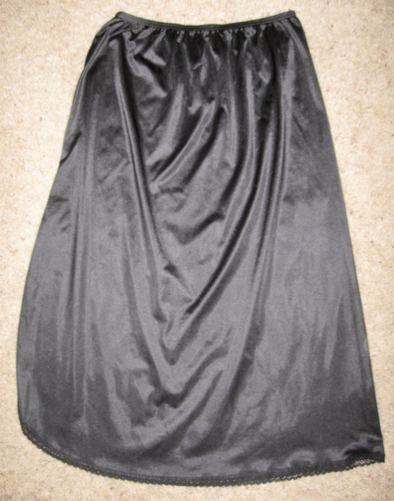 Cabernet Black Half 1/2 Slip w/Lace; Nylon Below Knee Style 71-11-760; SZ M 28″