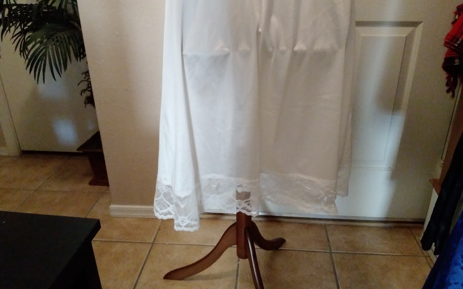 Full Slip BONNE NUIT Vintage White SZ Med Made in USA Lace Trim