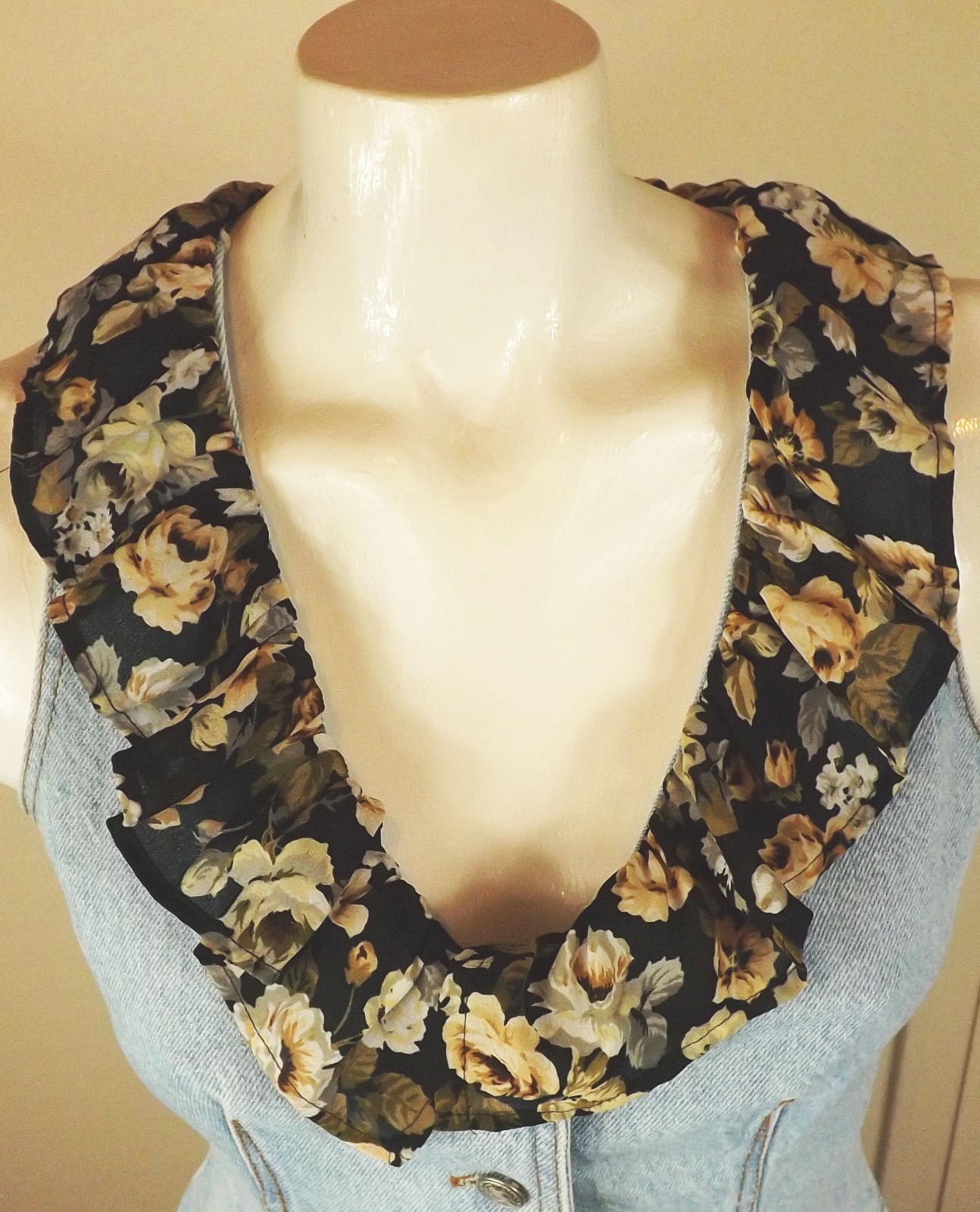 California Concepts Button Front Denim Vest Fitted Vintage Sz S+? Floral Ruffle