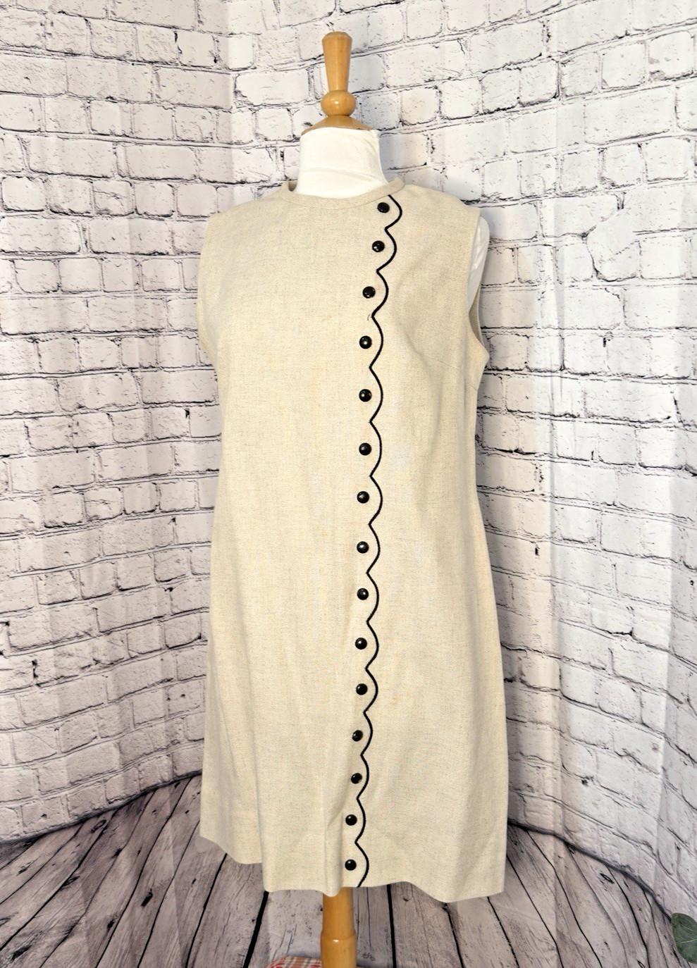 VTG 1960s Puritan Forever Young Sleeveless Shift Dress Natural Linen Scallop M/L