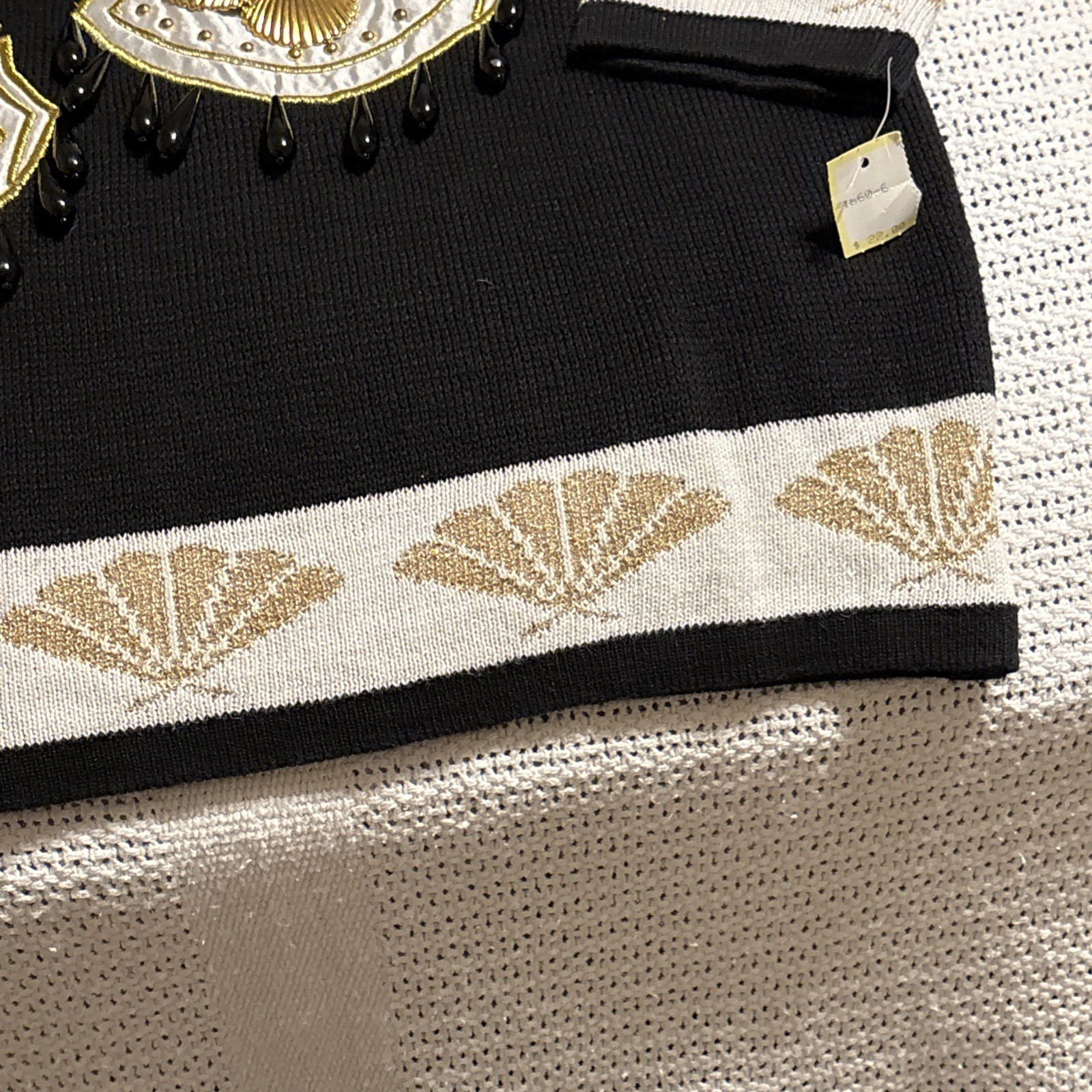 Vintage 80s Sandylo Sweater Great Condition. Black White Gold. ￼
