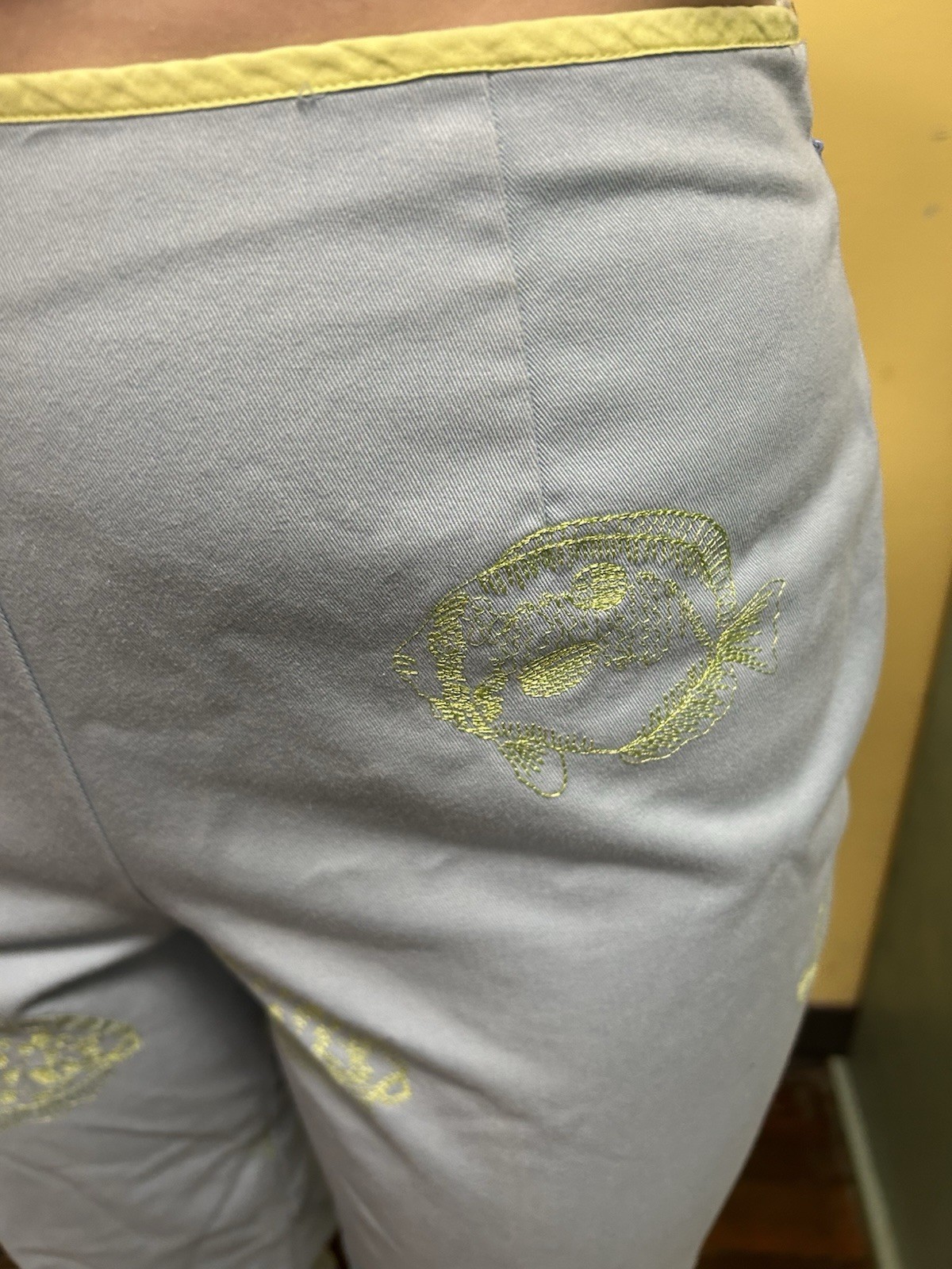 Vintage Y2K David Brooks Blue Capri Pants w/Lime Green Embroidered Fish Size 8