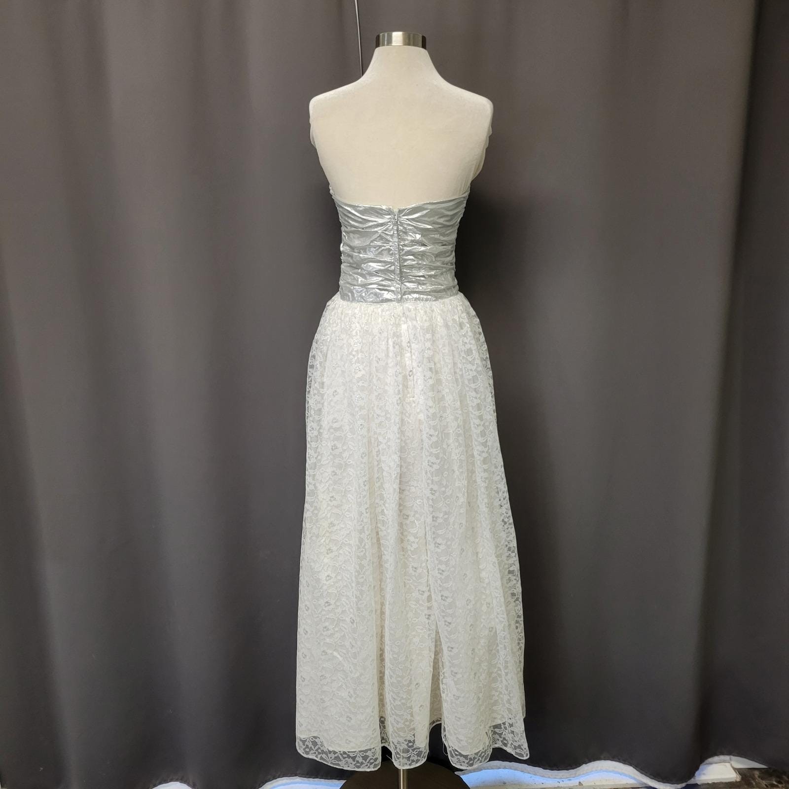 Vintage 80s Gunne Sax Jessica McClintock Dress Silver Metallic Lace White Size 9