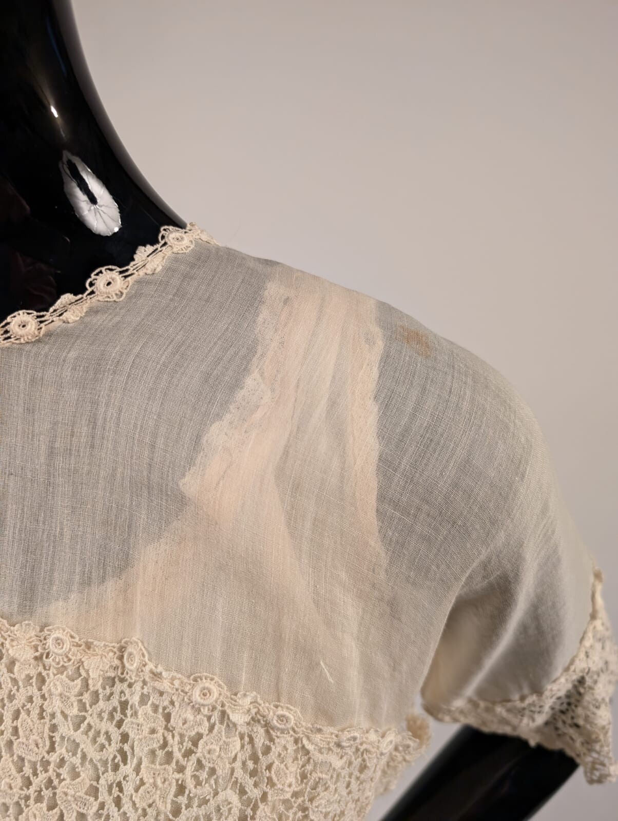 BEAUTIFUL EDWARDIAN LACE + MUSLIN LONG WEDDING DRESS  / GARDEN GOWN W PROVENANCE
