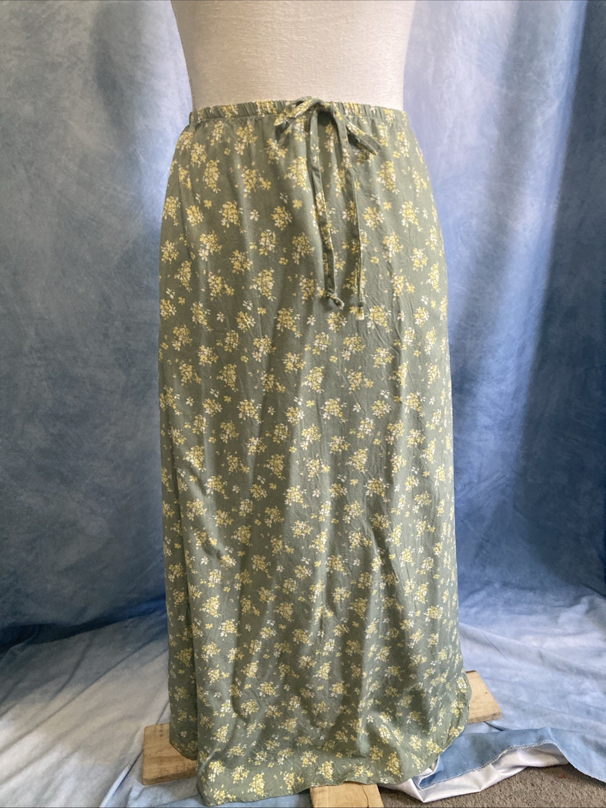 Vtg 90s Vintage Studio Floral Maxi Skirt M Sage Green Rayon Elastic Cottagecore