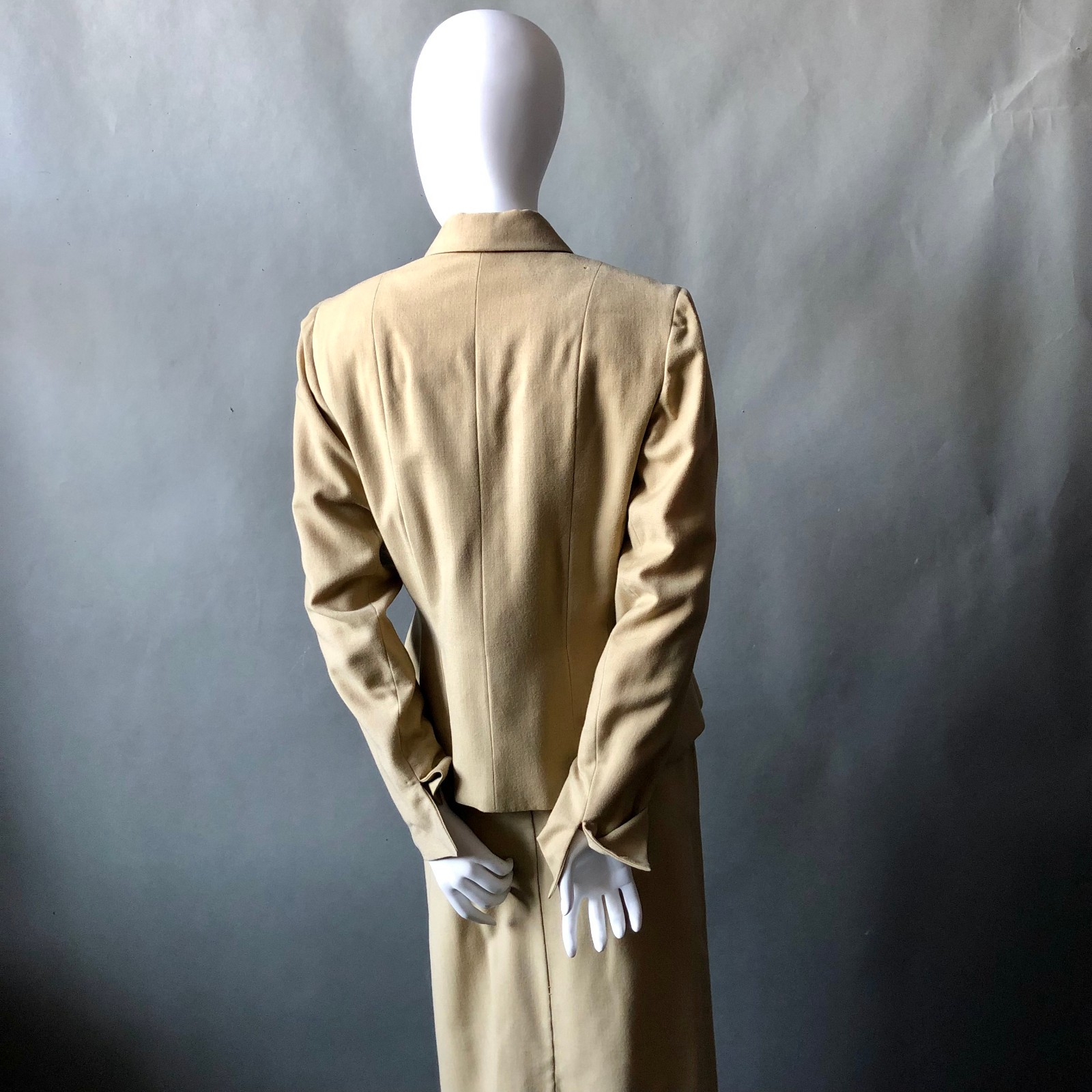 Vintage 1940s Courtshire Fashion Wool 2pc Suit Khaki Tailored Maisel WW2 Era S M