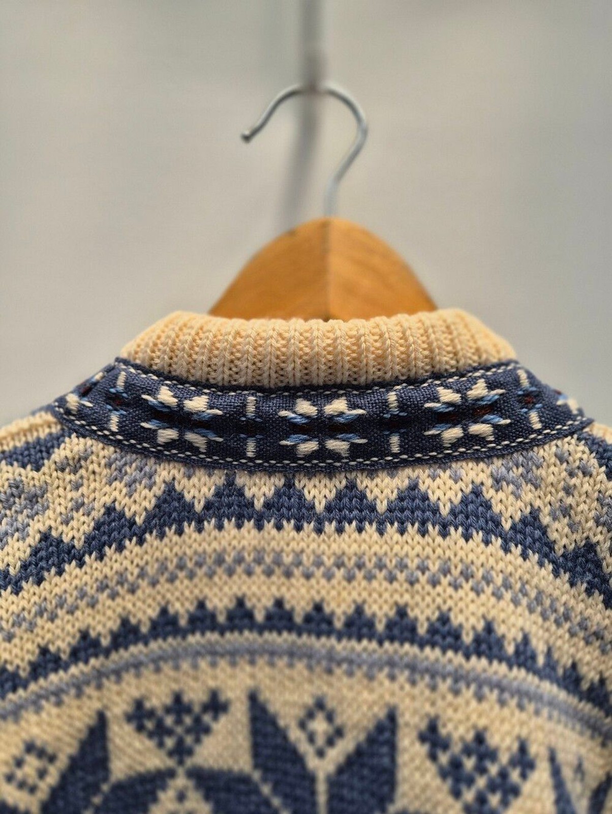 VOSS Norway Wool Cardigan Sweater Women XS 36 Fair Isle Nordic Pewter Clasp Blue