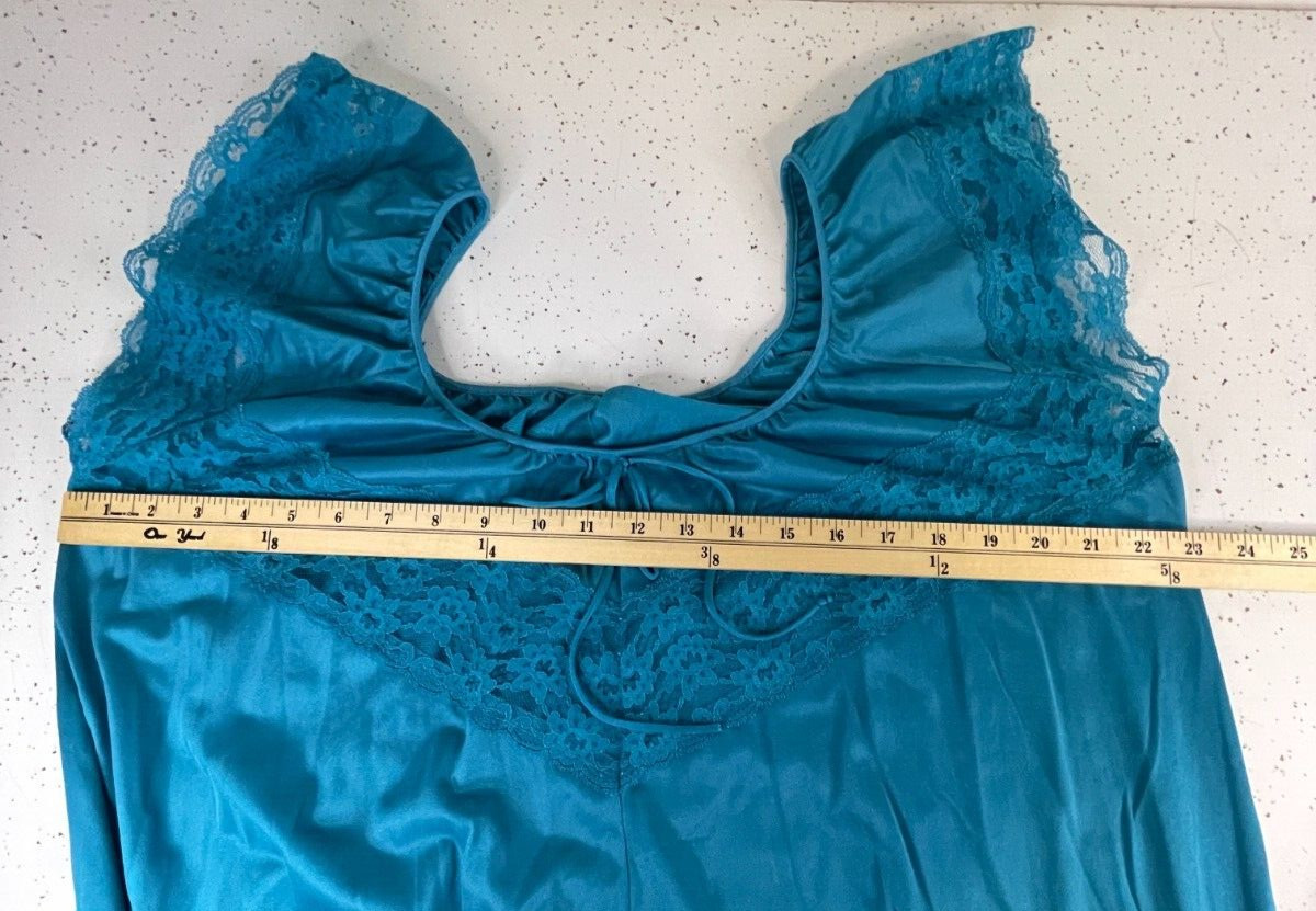 Vintage Susan Lisa Full Nylon Lacy Nightgown in Turquoise Blue 3647 Size Large