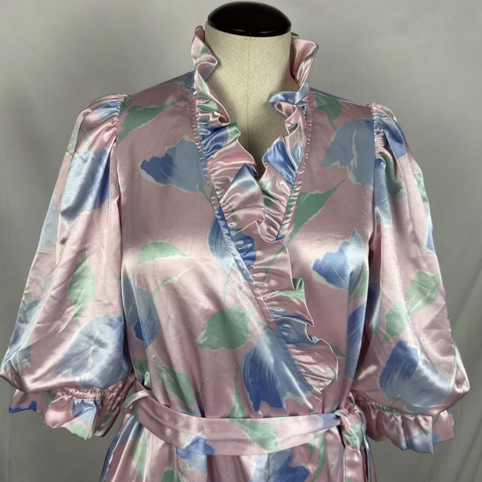 VINTAGE 1980’s B by Barad SMALL Satin Floral Robe +Belt – Golden Girls FL Lounge