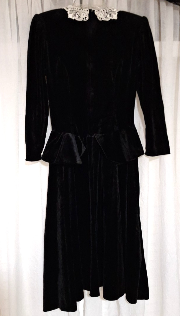Impromptu Black Velvet Dress Long Sleeve Peplum Waist Lace Collar Victorian Sz 8