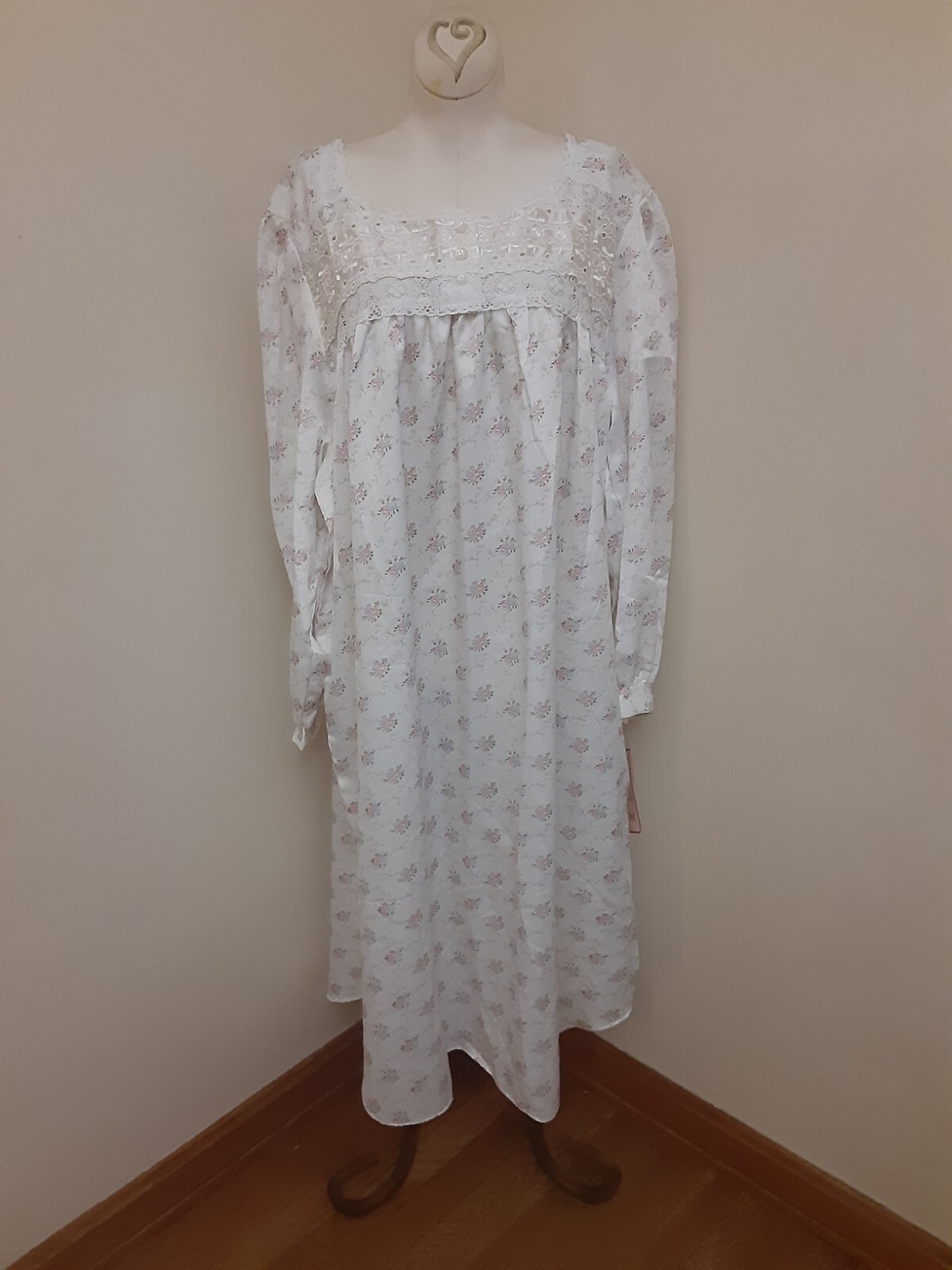 Isabella Vtg.Nightgown Sleepwear Lingerie Size Large Floral Print New