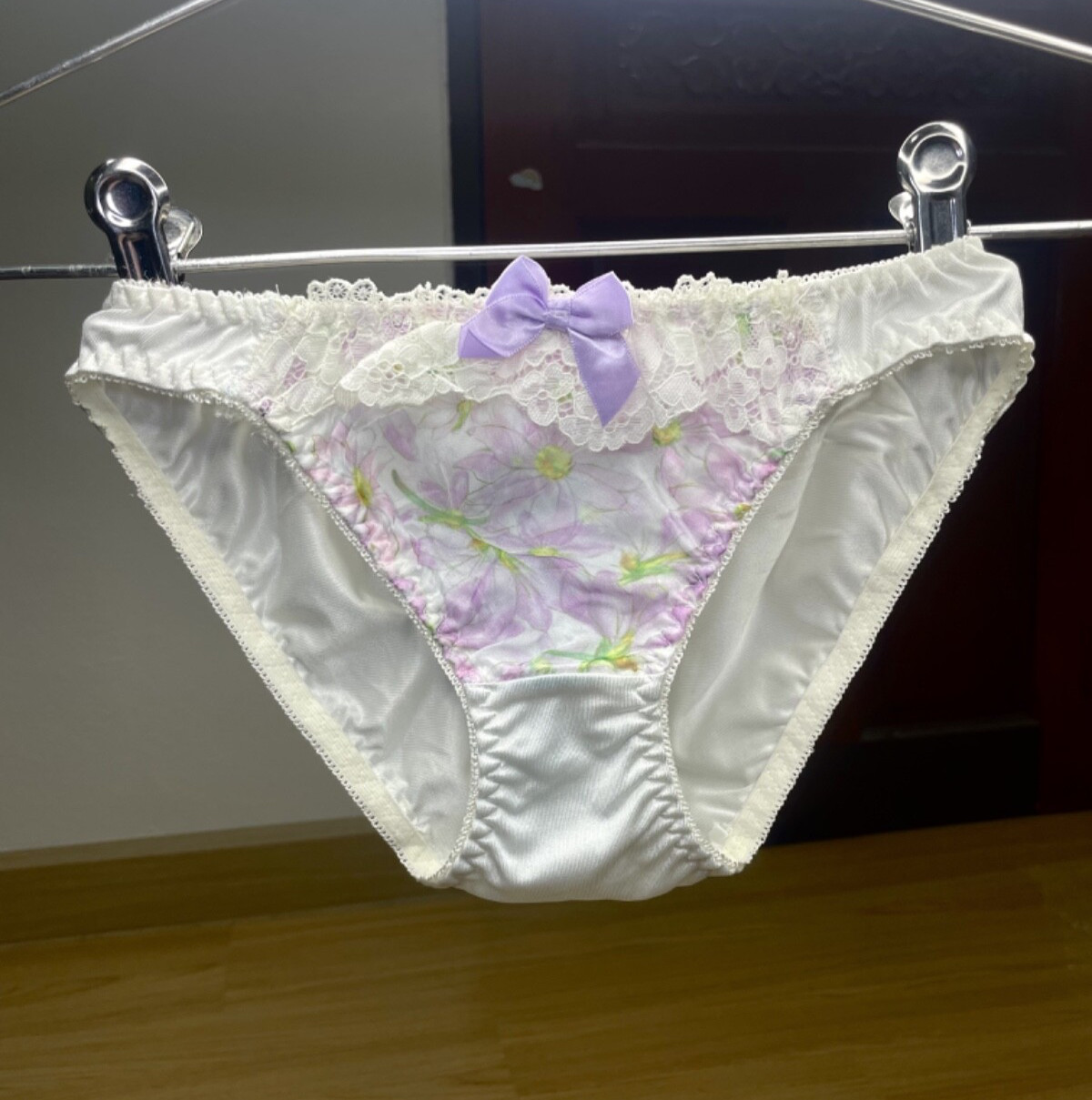 Vintage Ivory Silky Nylon Panty Bikini Sz.5 Lavender Floral White Lace Briefs