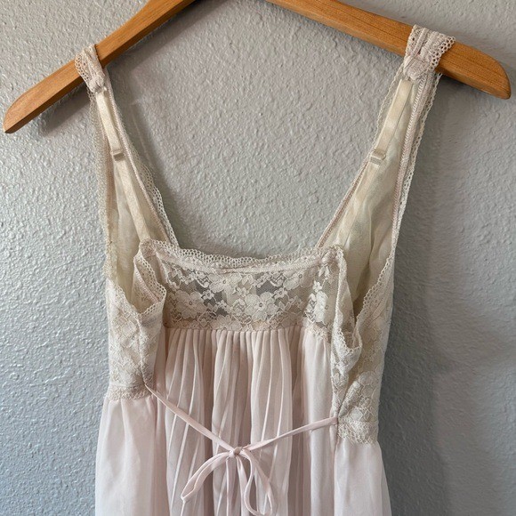 Vintage In Bloom Light Pink Cream Butterfly Lace Nightgown Women’s Size Large