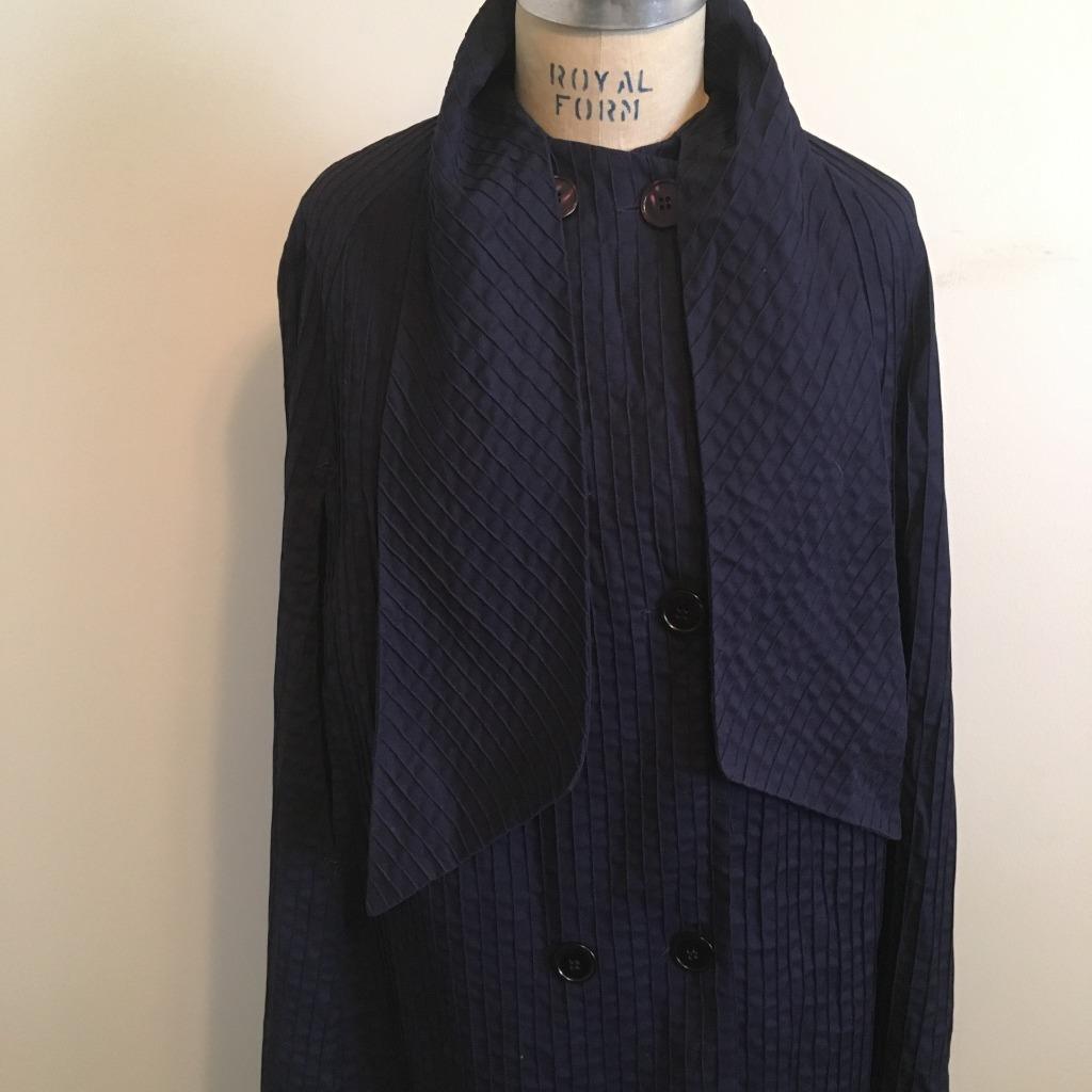 Tuxster All Purpose Vintage 1970’s Blue Pin-tucked Double Breasted Cape
