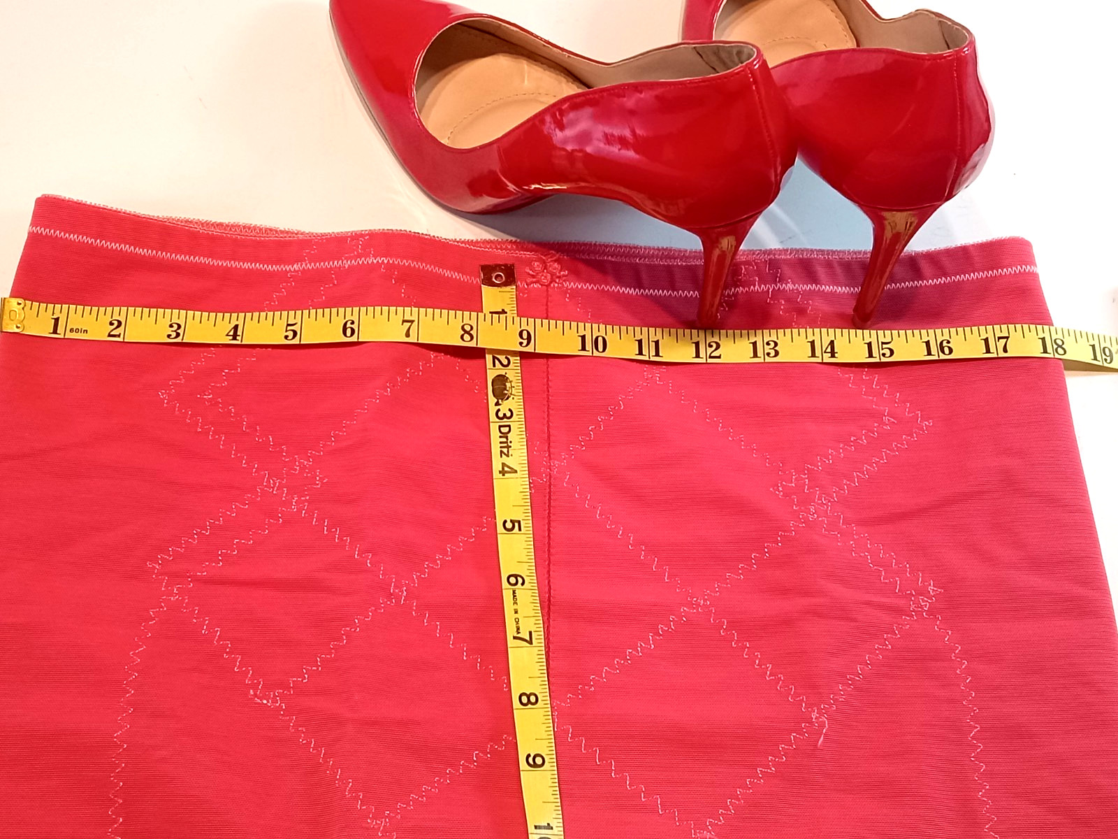 SZ 41-42 VTG SEXY LIPSTICK RED OPEN BOTTOM GIRDLE WITH 6 METAL STOCKING GARTERS