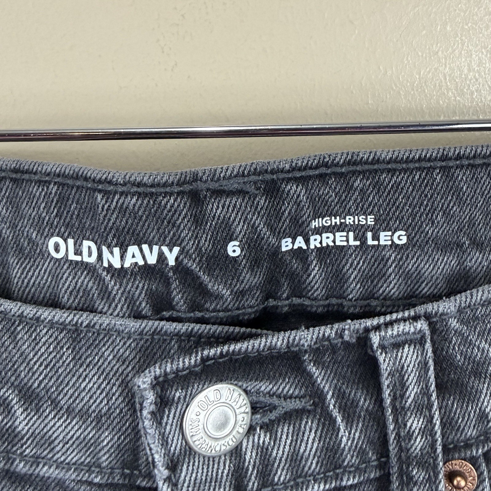 Old Navy High Rise Barrel Leg Black Jeans Tag size 6