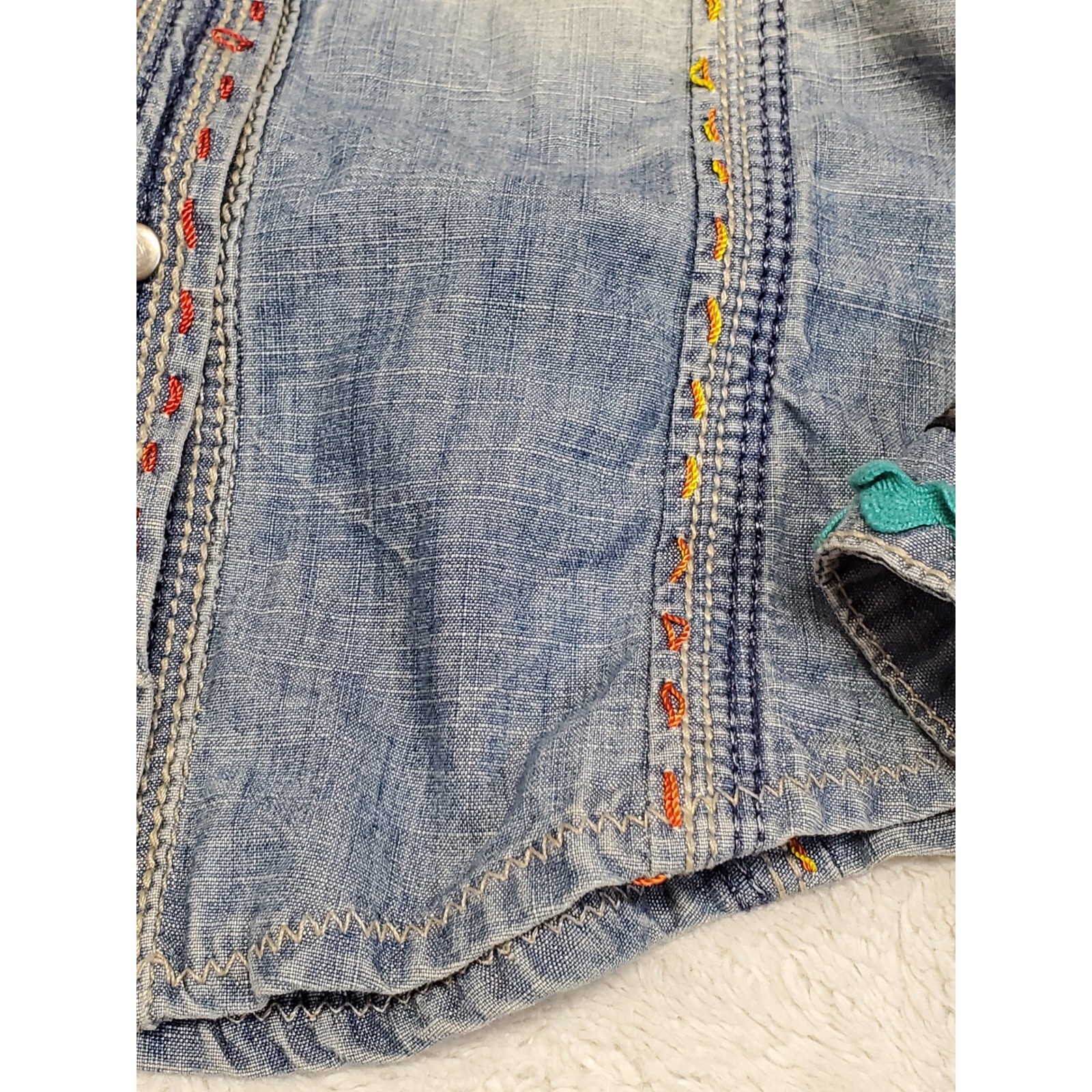 Antik Denim Light Wash Blue Embroidered Snap Top Small Retro Bohemian Festival
