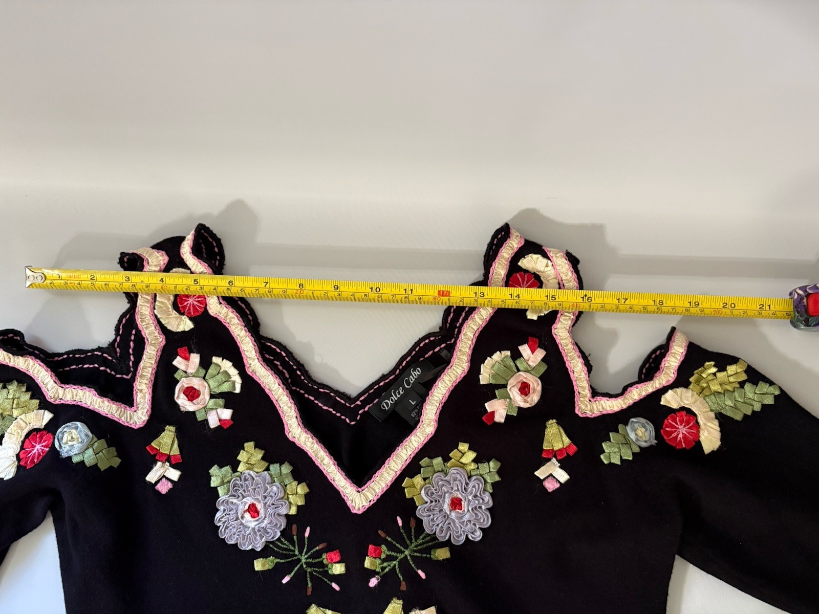 Dolce Cabo Y2K Sweater Black Embroidered Floral Cold Shoulder Women’s Large