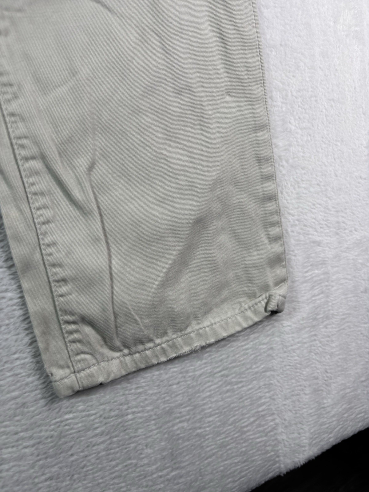 Vintage 90s Levis 551 Men’s Off White Relaxed Fit Tapered Leg Denim Jeans 29×34