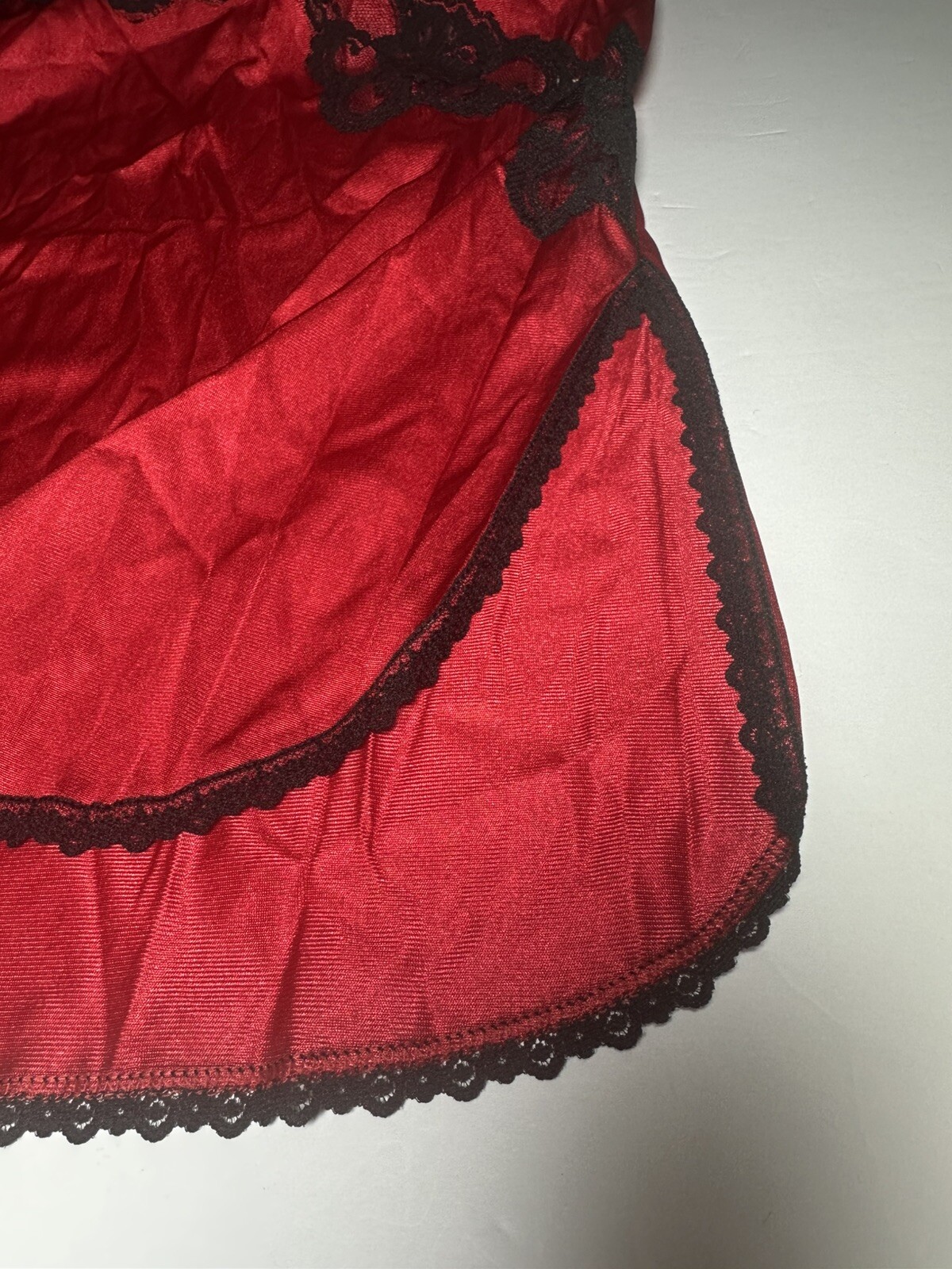 VTG Private Treasure AVON Night Gown & Robe Red Black Silky Lace Lingerie Size M