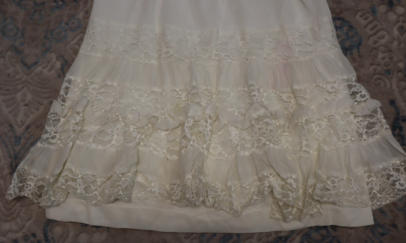 Vintage nylon slip skirt lingerie size S (19-32W x 20L)