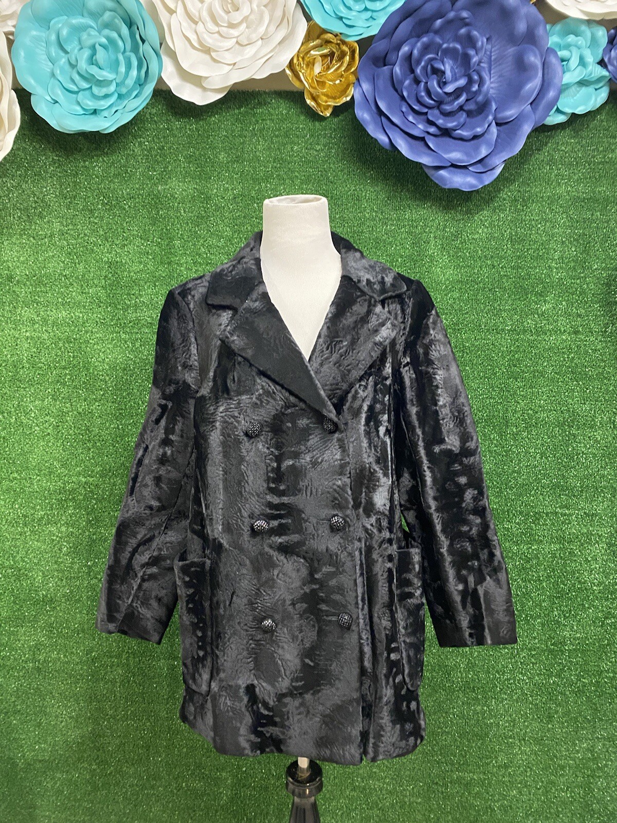 Neiman Marcus vintage black broadtale by Lou Nierenberg fits like a medium large