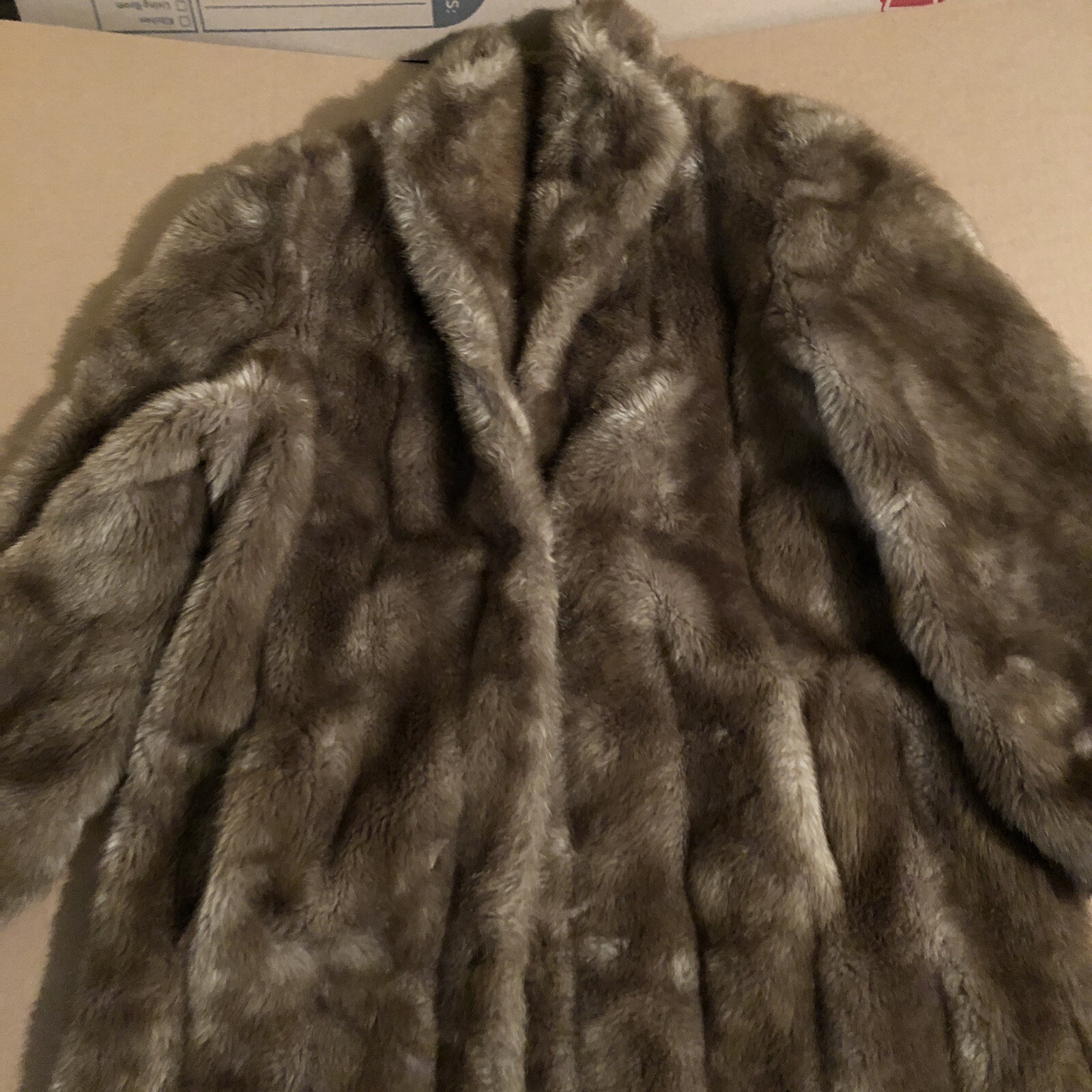 Vintage Faux Fur Ladies Coat Heavyweight Made In USA *Missing 2 Loops For Hooks