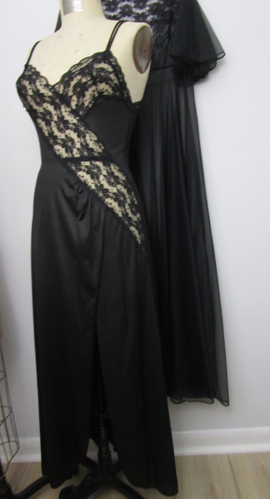 S Black Val Mode Peignoir Set Night Gown Robe Vintage Huge Sweep