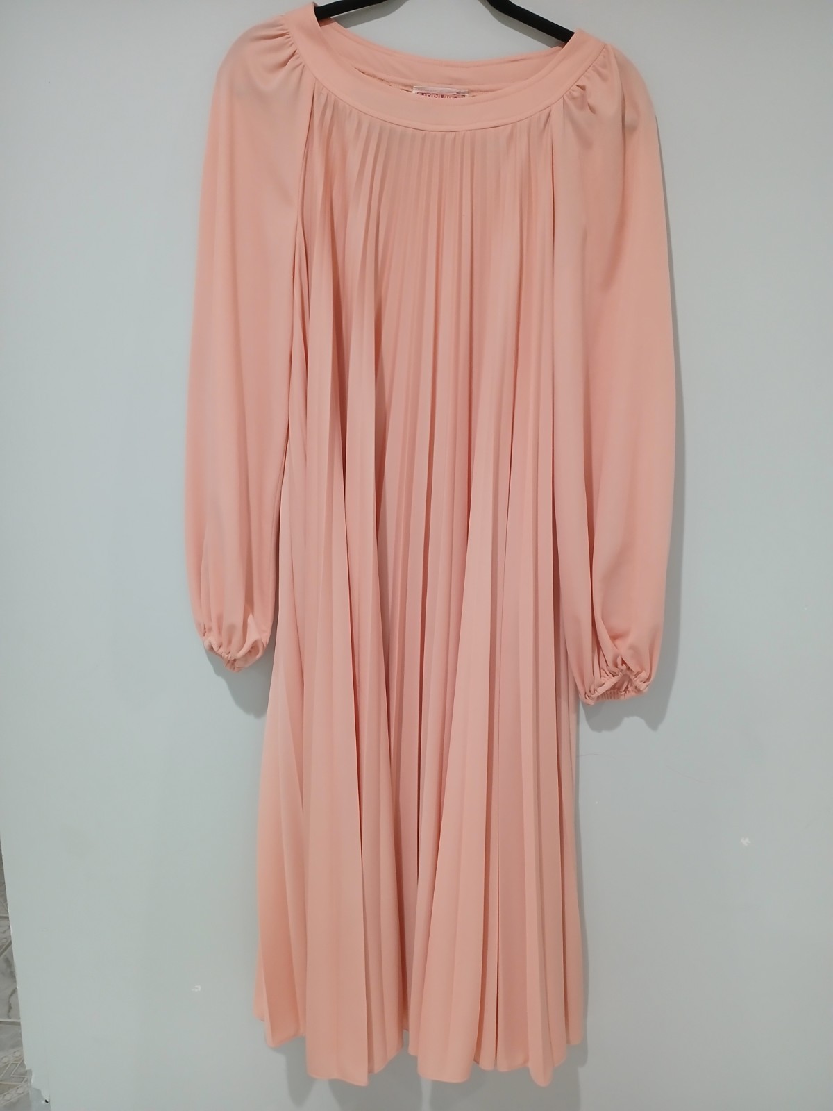Vintage 70s Leslie J Pleated Peach Long Sleeve Tent Dress S/M