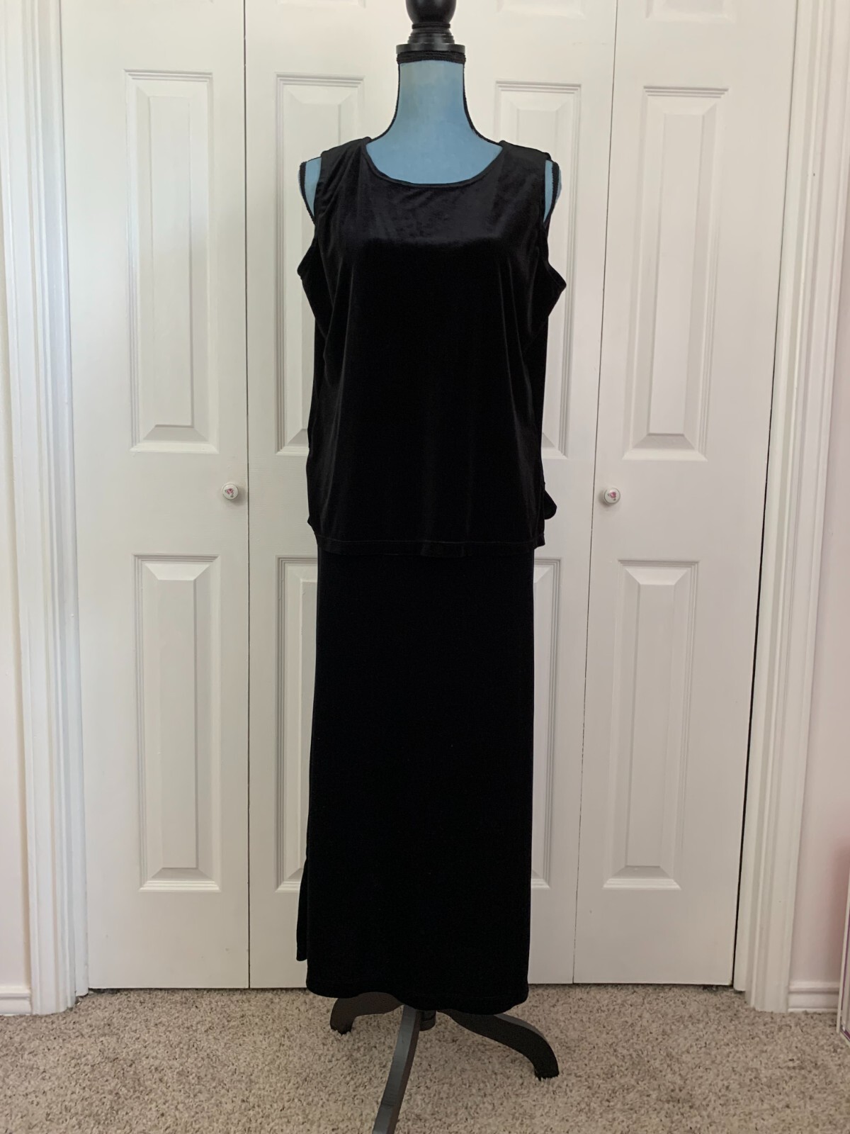 Vintage Y2K Mirasol 2 Piece Maxi Skirt Tank Top Set Black Velvet Large