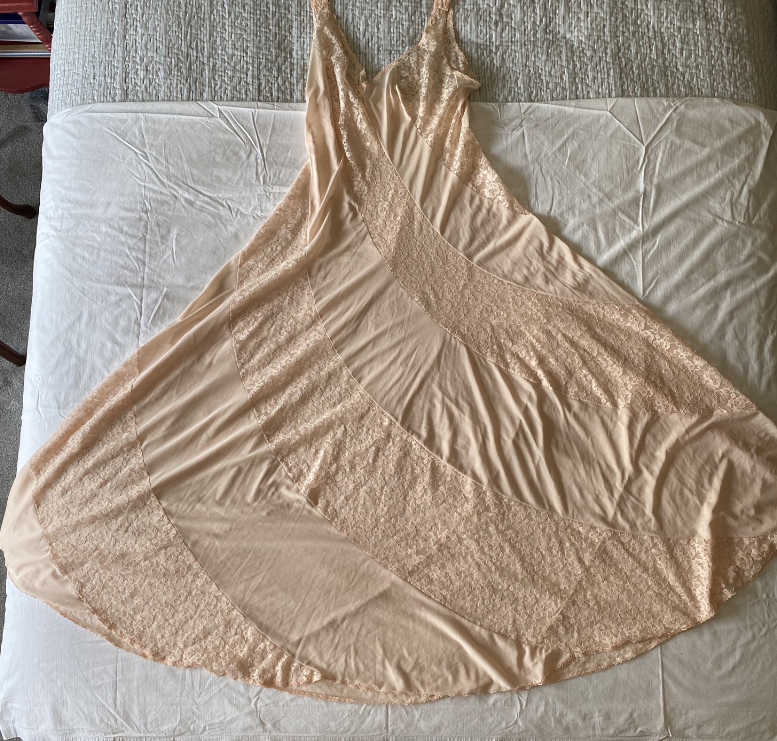 Antique pink nightgown diagonal lace, glamorous, pretty pink. Mid-century.
