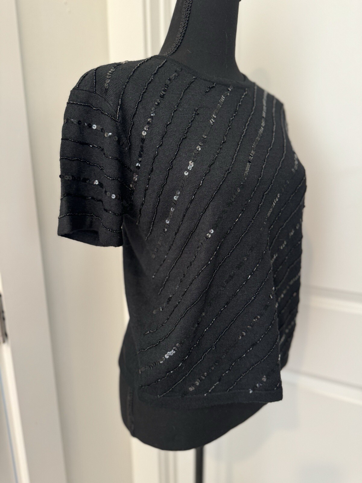 Sz S Black Silk & Wool Short Sleeve Sweater Top Knit Shirt Sequins Beaded Dressy