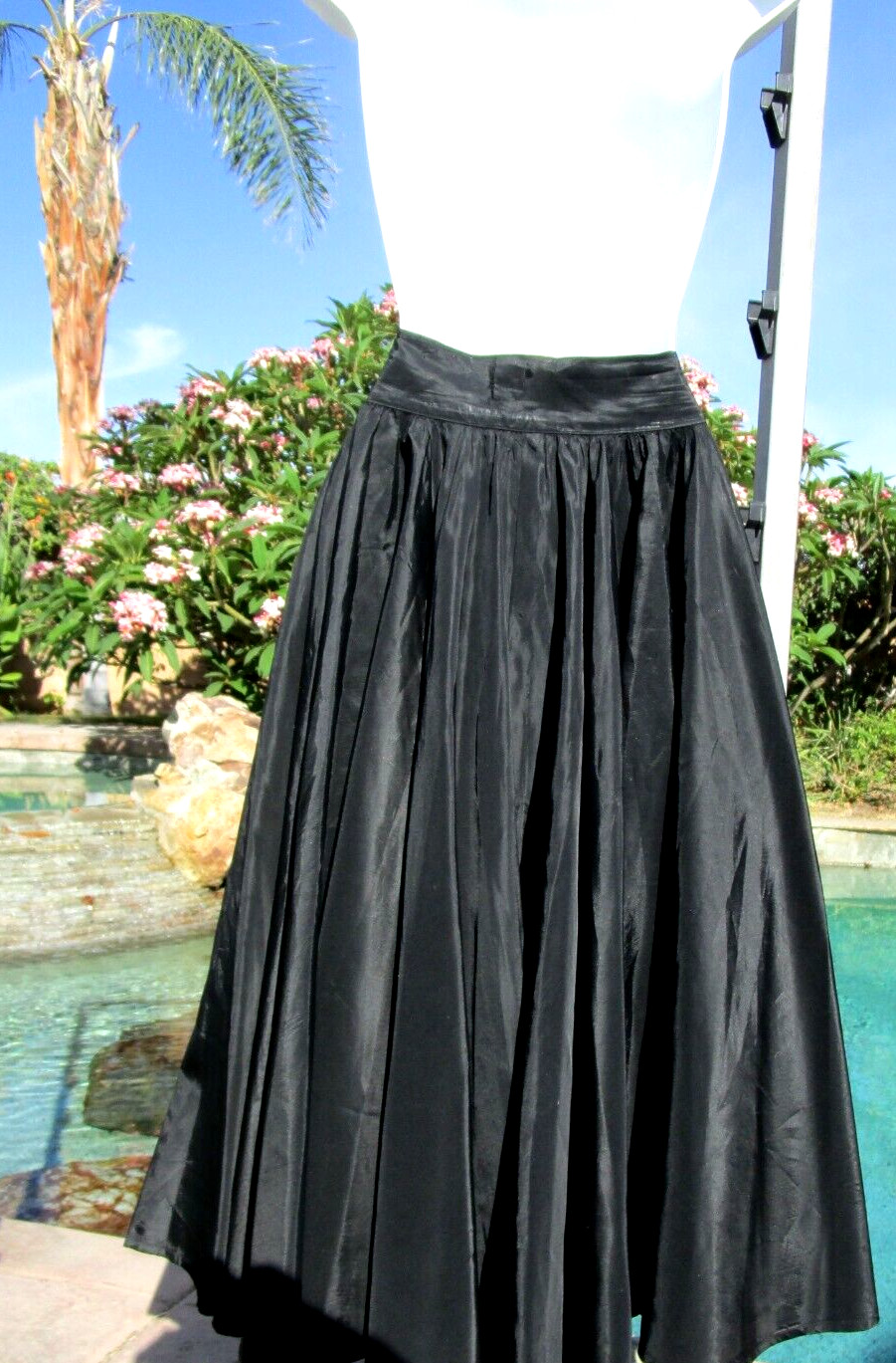 Vintage 1950s full circle skirt XS/S 26″ W black taffeta Noui 29″ L Sweep 387!!
