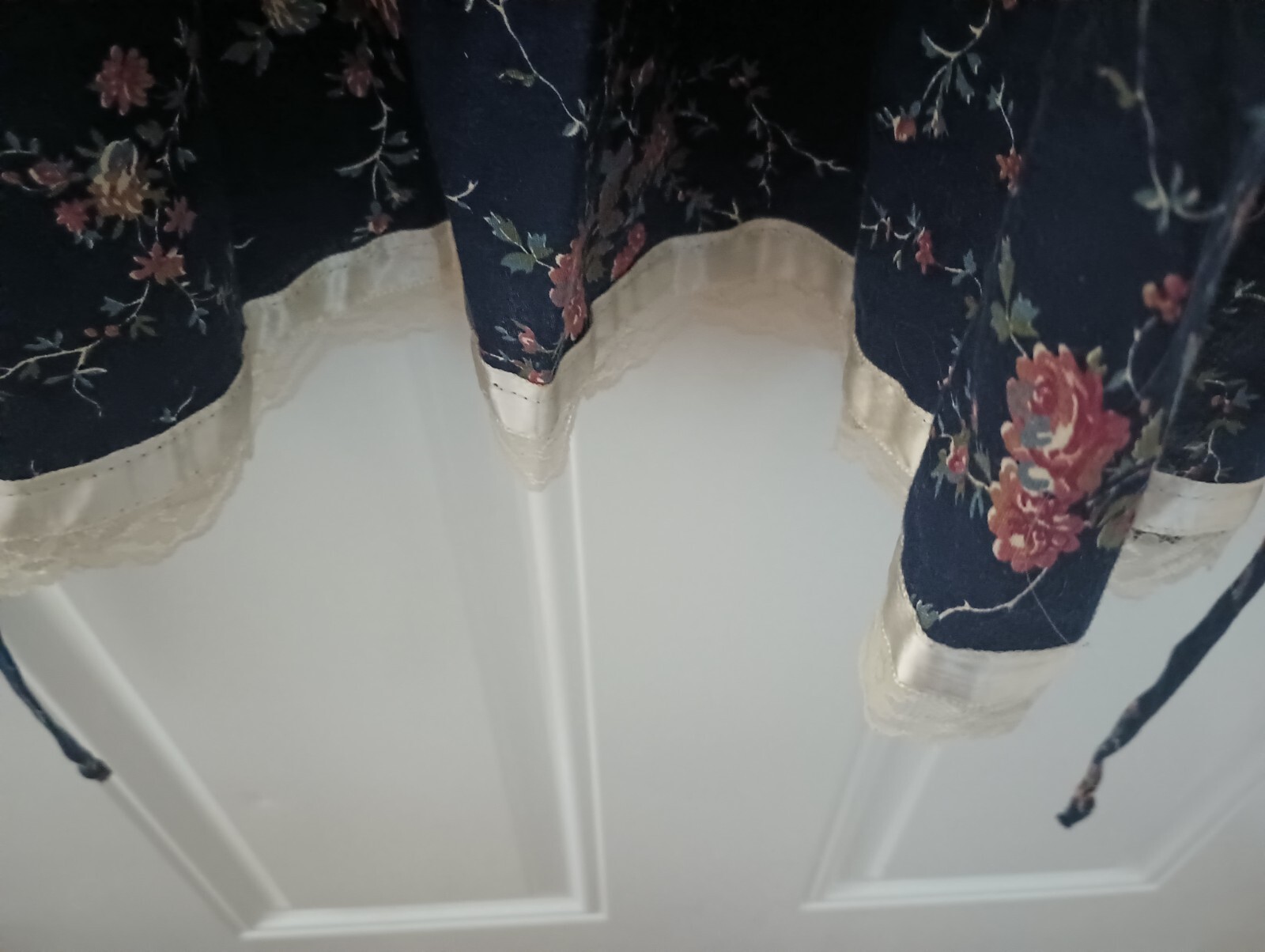 Vtg GunneSax 70s Navy Floral Midi Skirt Jrs Sz11 Pls Measure 28″ Waist READ