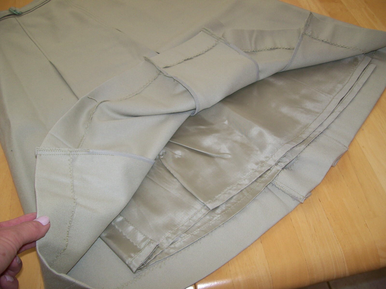 True Vintage 1970’s HUCKE 3 Piece Skirt Top & Sweater Set Women’s Small or 6
