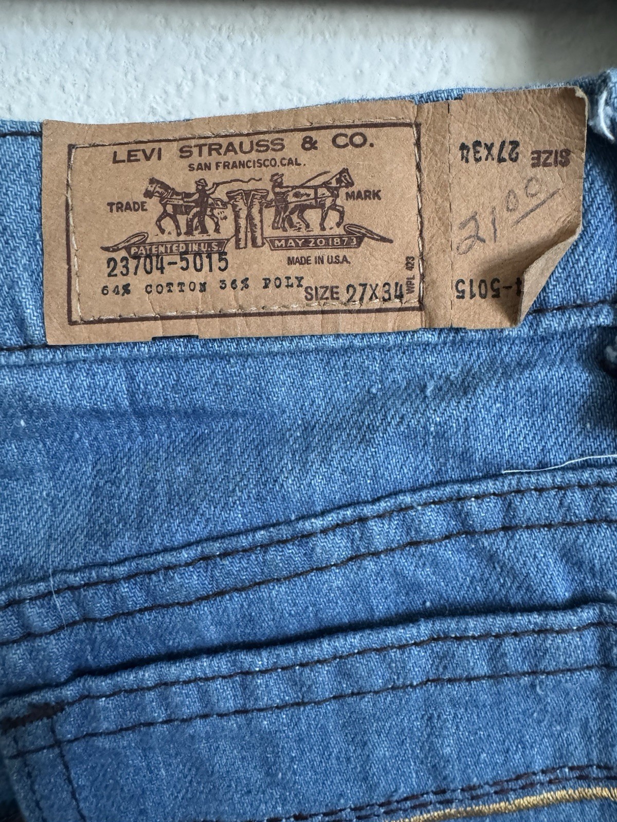 Vintage 1970s Deadstock Levi’s Hippie Boho Groovy Flare Jeans Size 27×34
