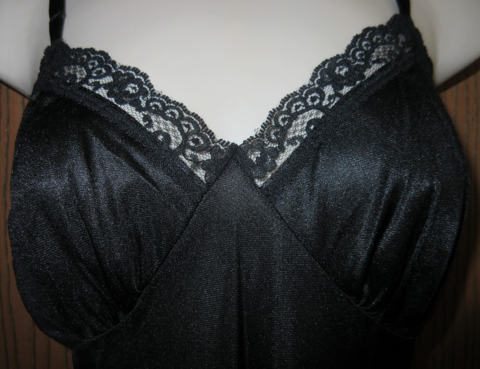 unworn vintage size 36 DEENA BLACK sheer LACE NYLON full slip NIGHTGOWN