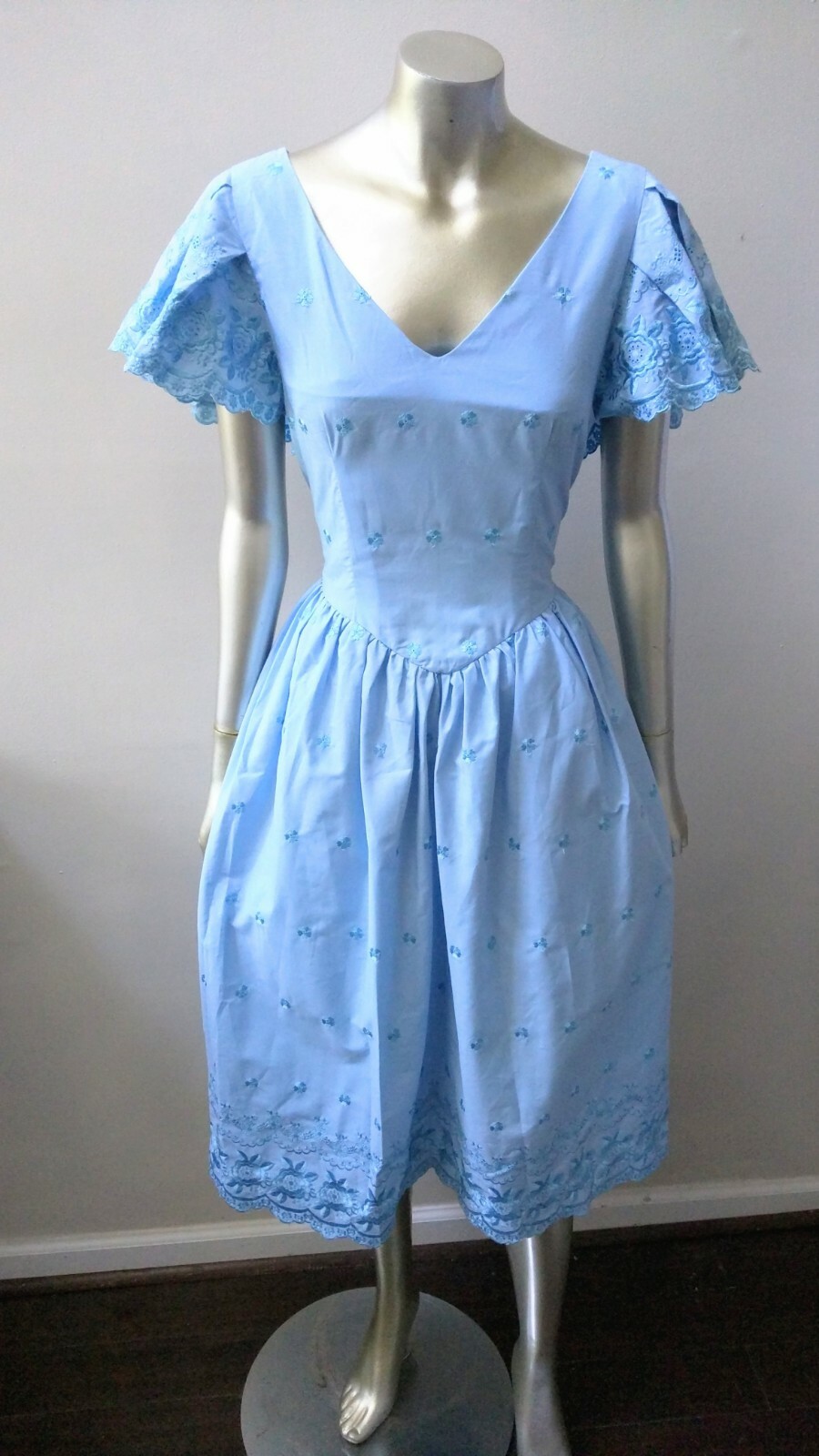 VINTAGE SWEETHEART COTTON EYELET EMBROIDERED DEEP V BACK TEA PARTY DRESS sz S/M